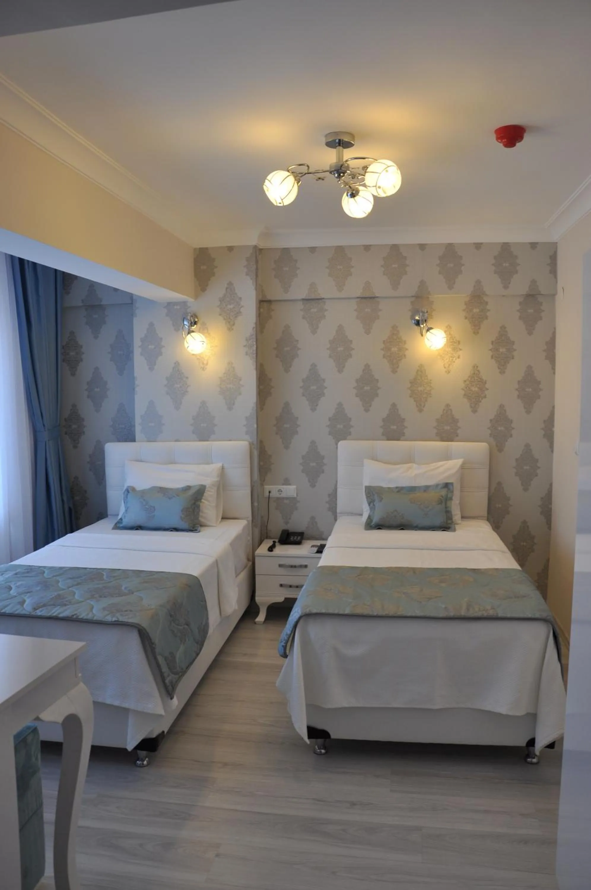 Photo of the whole room, Bed in Hotel Iscen