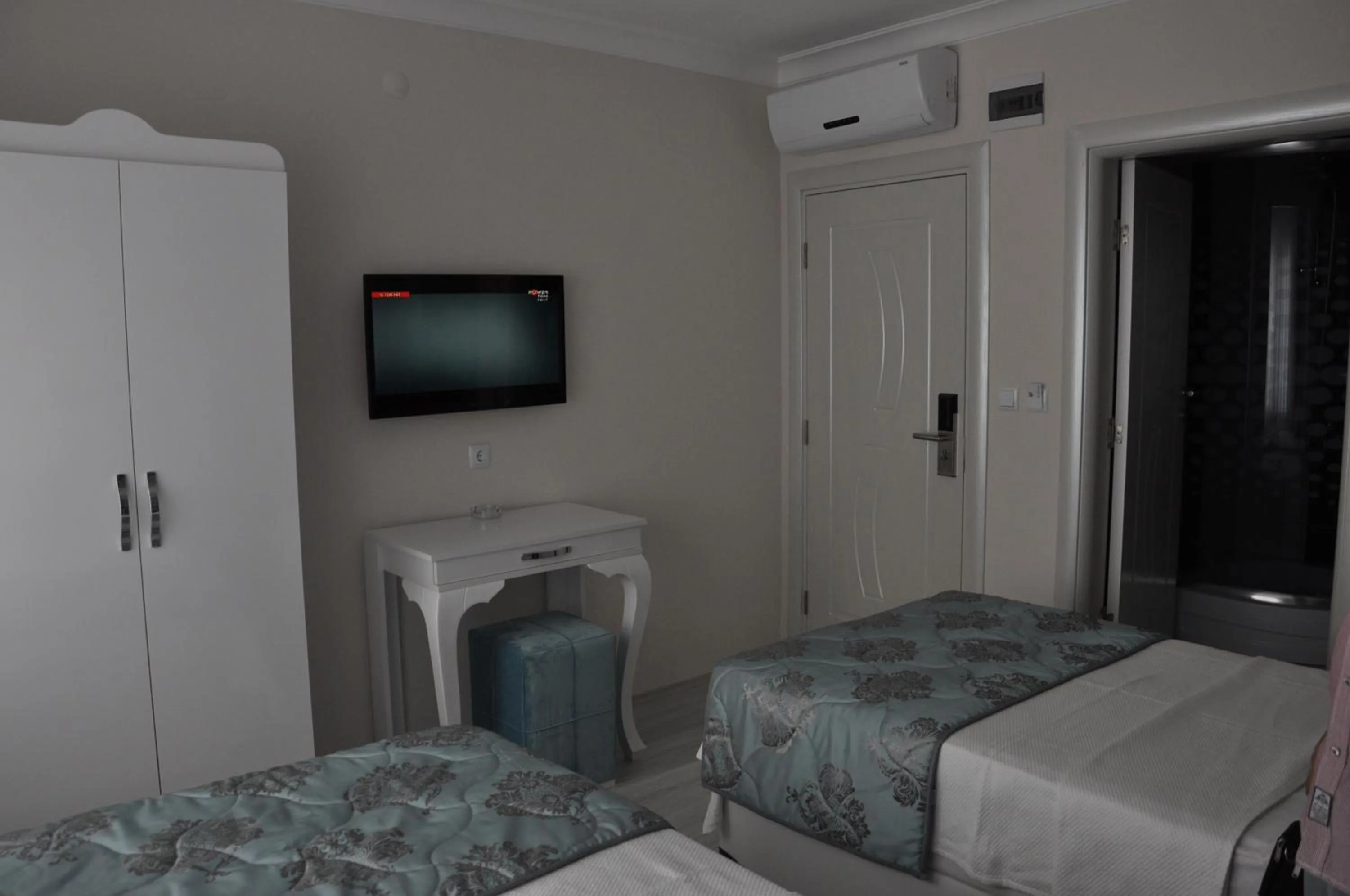 Photo of the whole room, Bed in Hotel Iscen