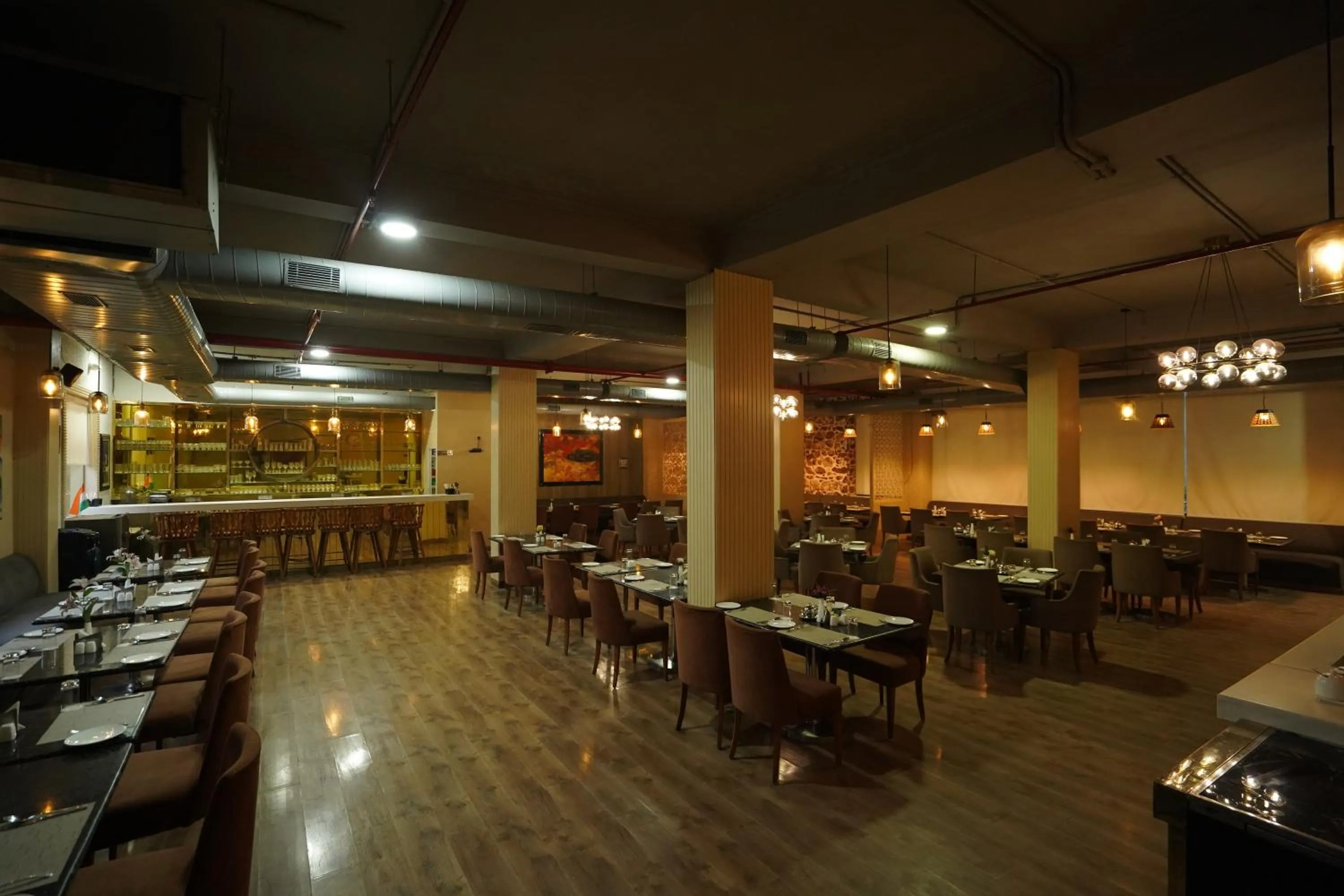 Restaurant/places to eat in Hotel Luxe Opera NH8 - 7km from IGI Airport Delhi