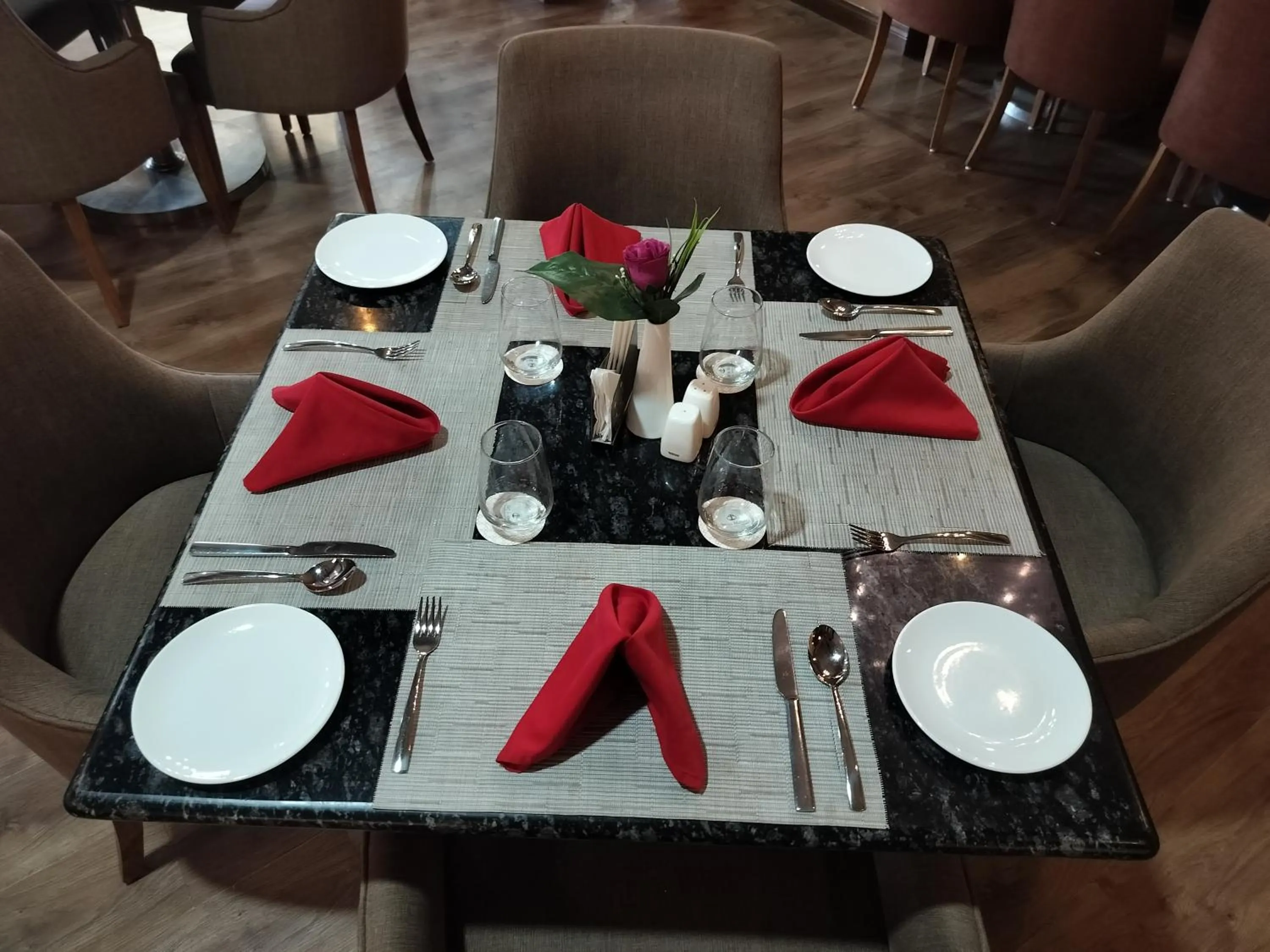 Restaurant/places to eat in Hotel Luxe Opera NH8 - 7km from IGI Airport Delhi