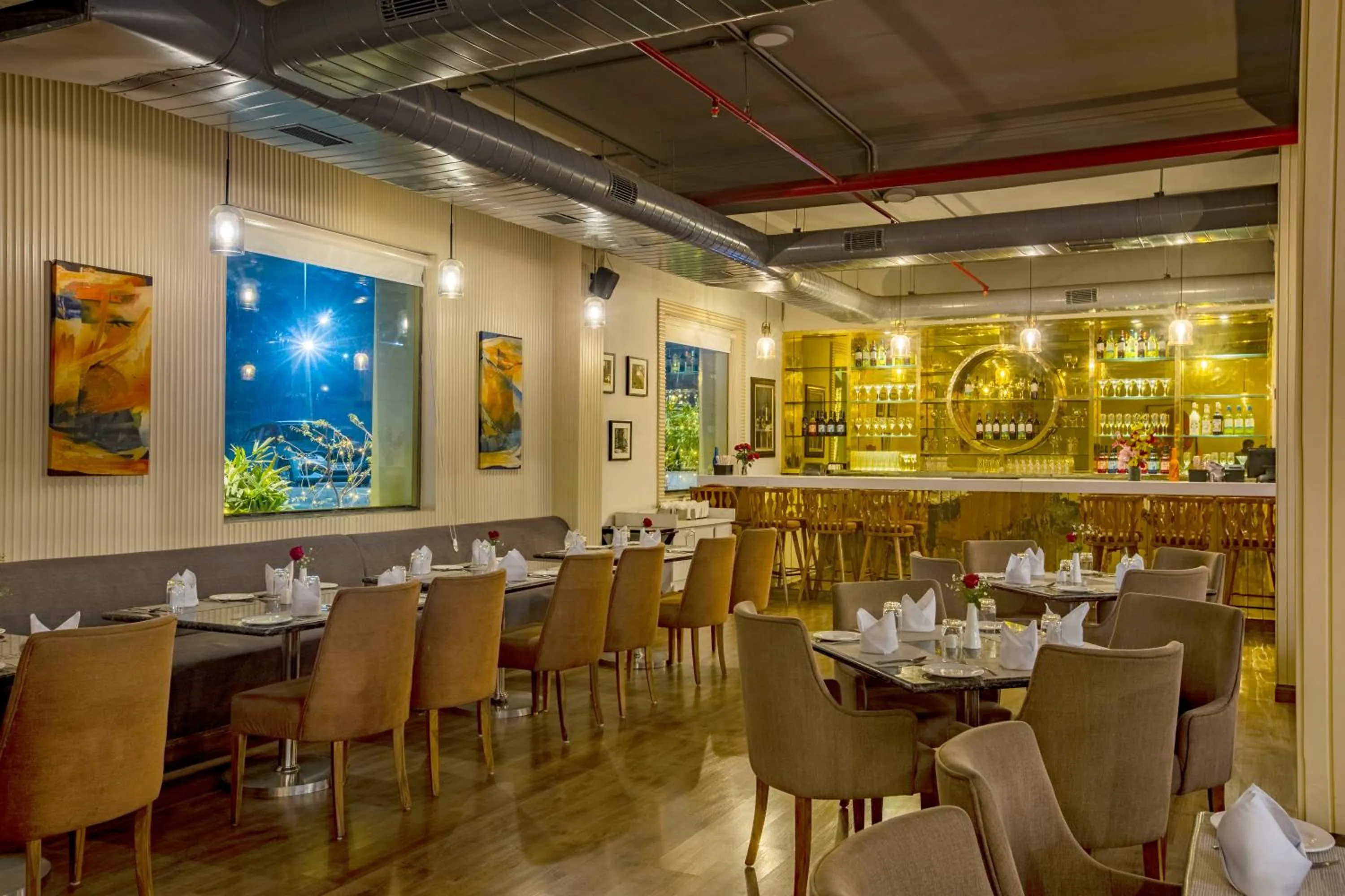 Restaurant/places to eat in Hotel Luxe Opera NH8 - 7km from IGI Airport Delhi