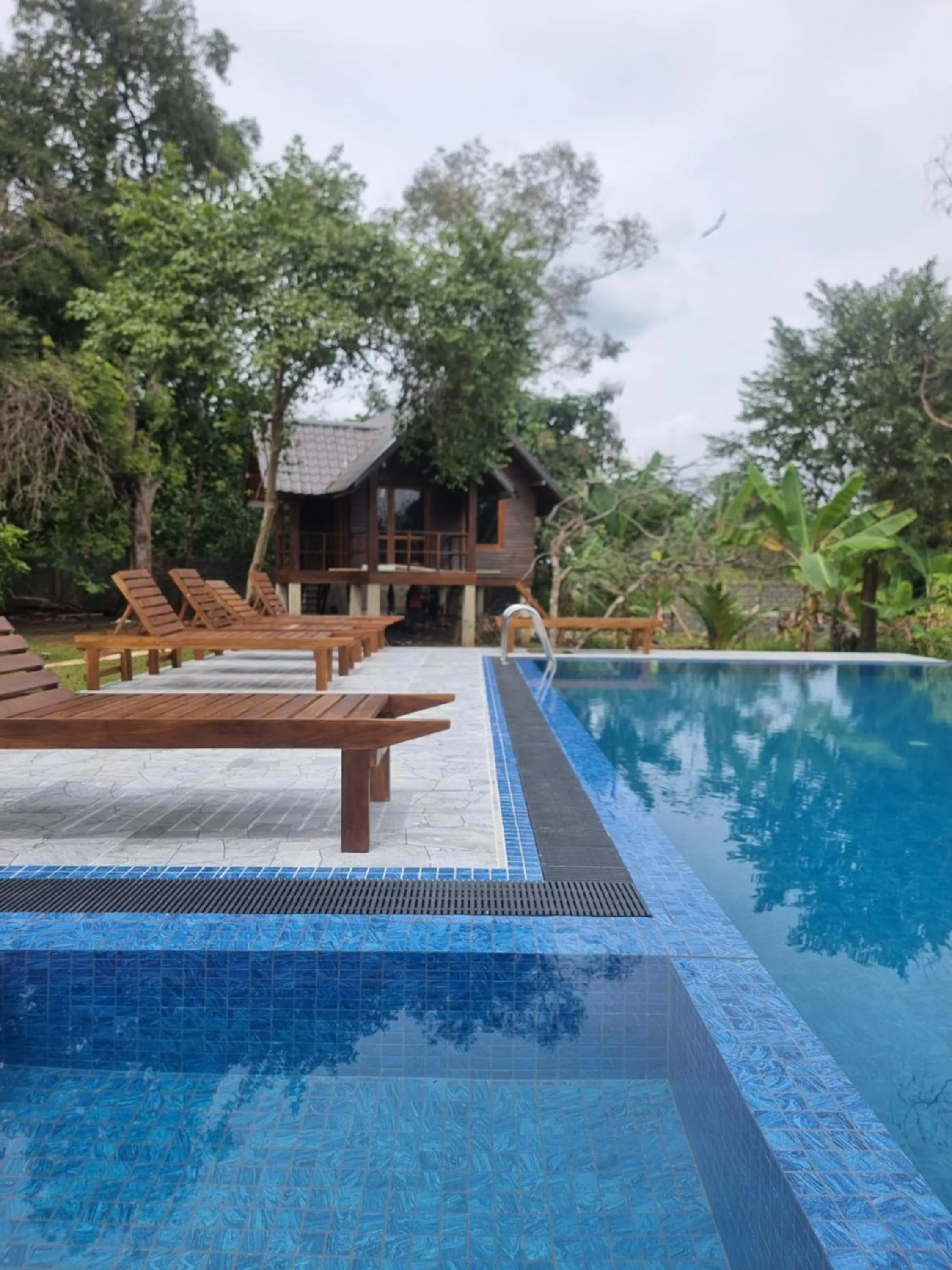 Swimming pool in Liyon Rest sigiriya