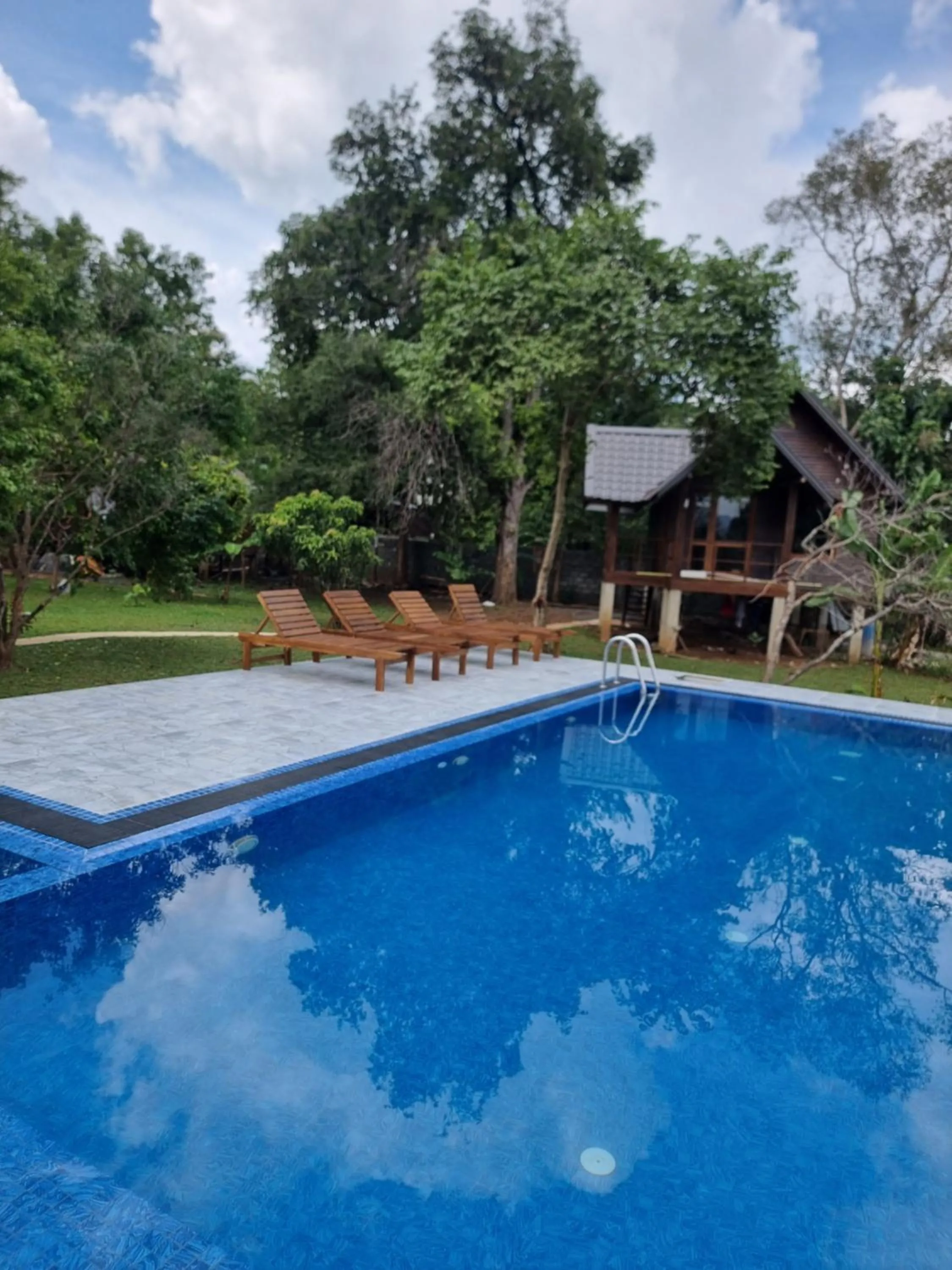 Swimming pool in Liyon Rest sigiriya