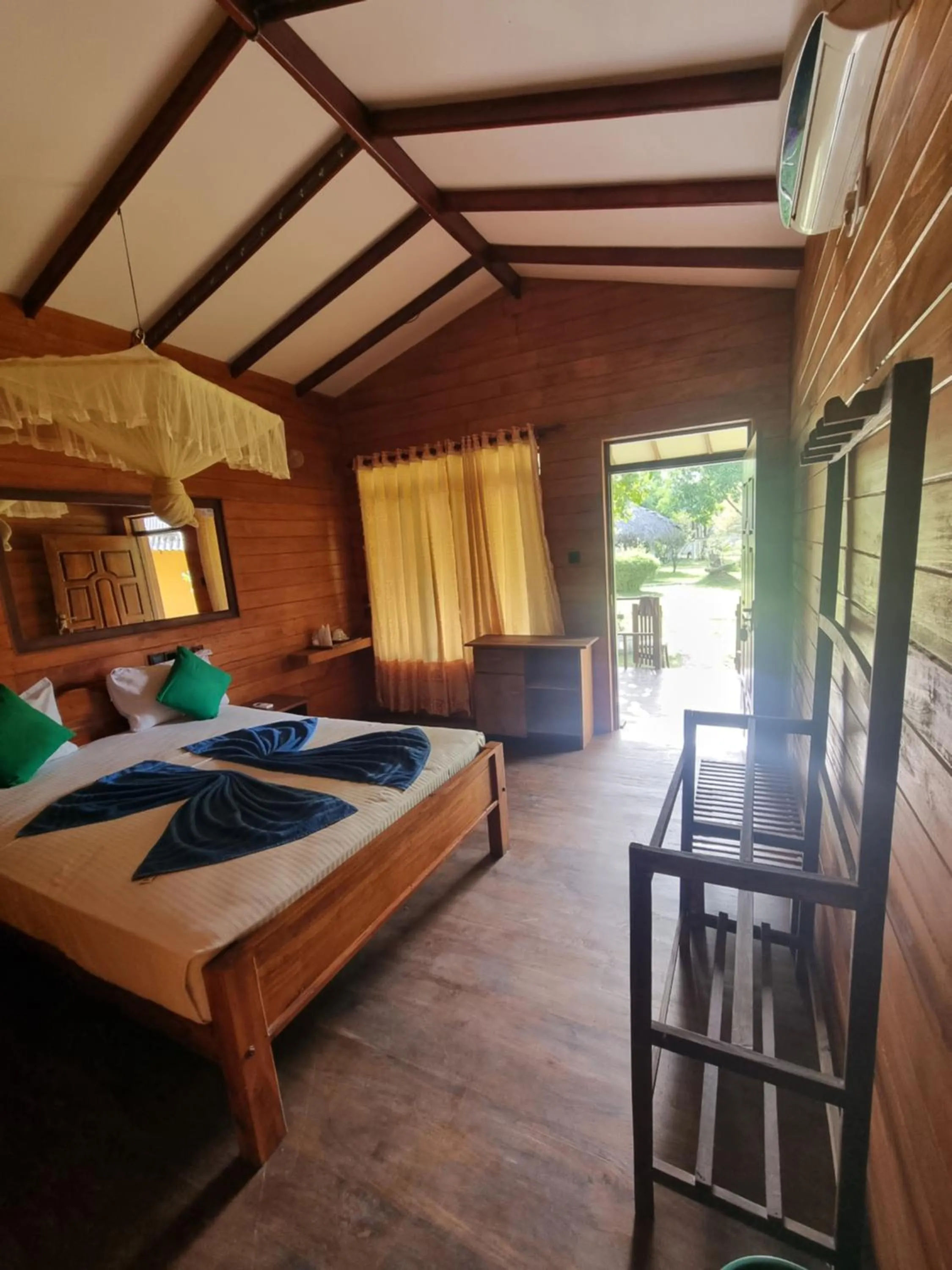 Bed in Liyon Rest sigiriya
