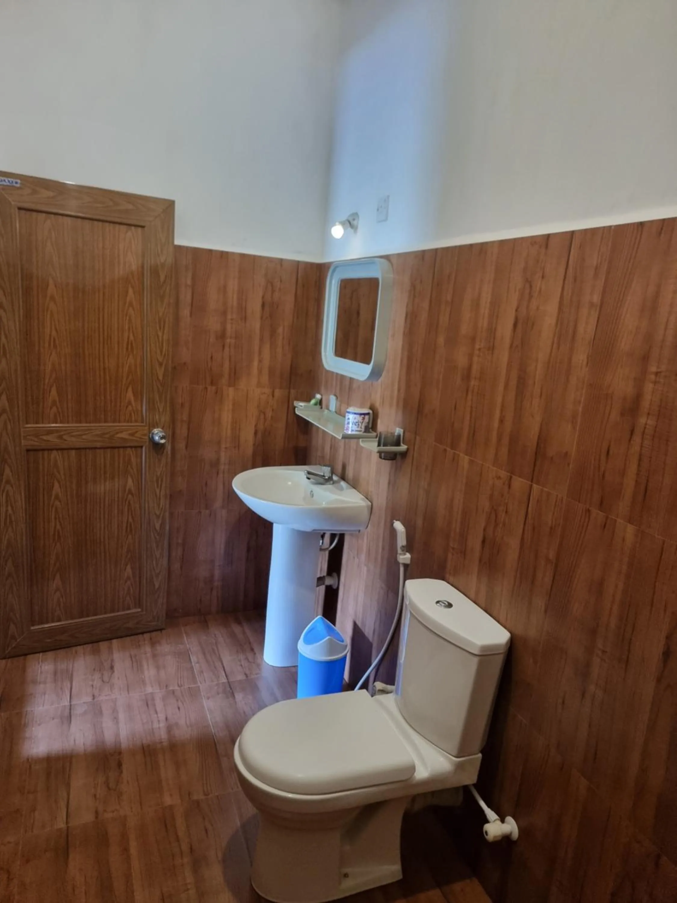 Toilet in Liyon Rest sigiriya