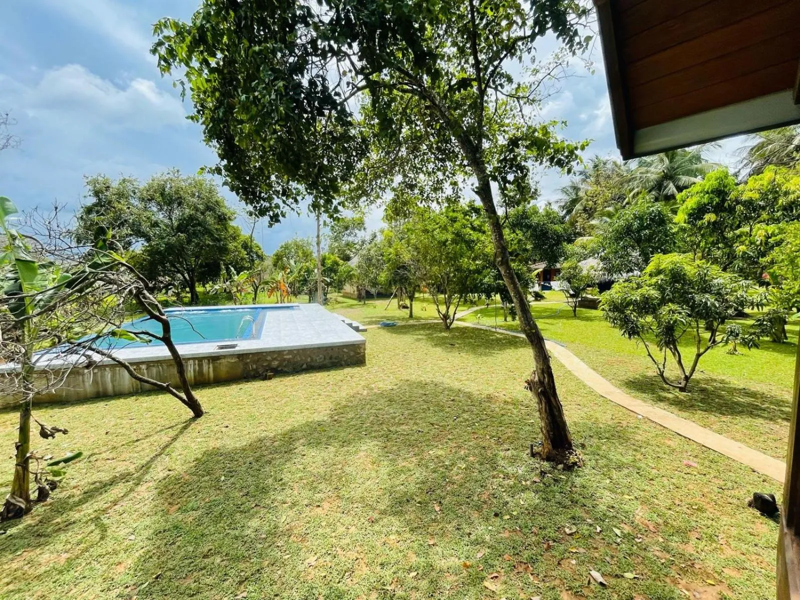 Swimming pool in Liyon Rest sigiriya
