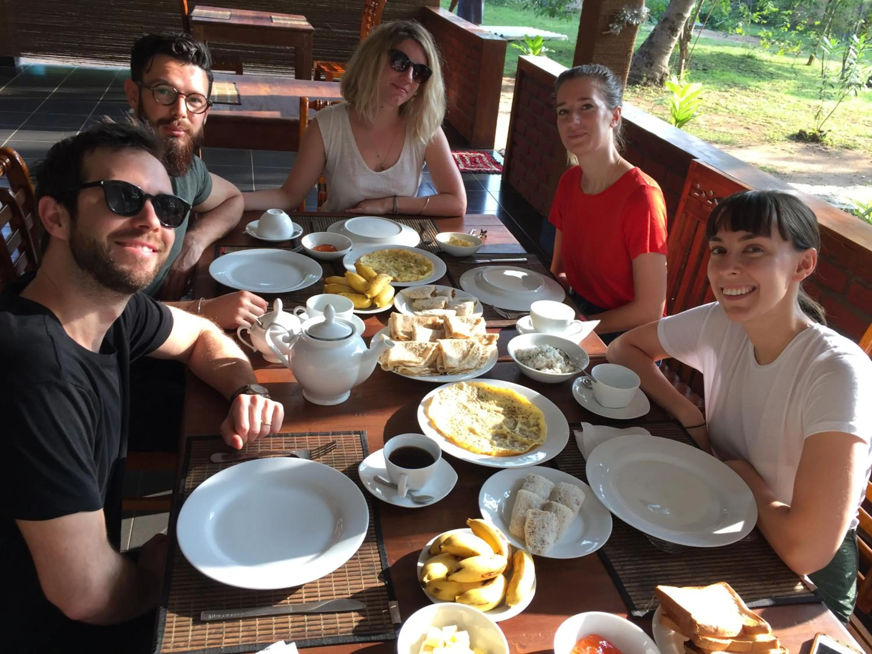 Restaurant/places to eat in Liyon Rest sigiriya