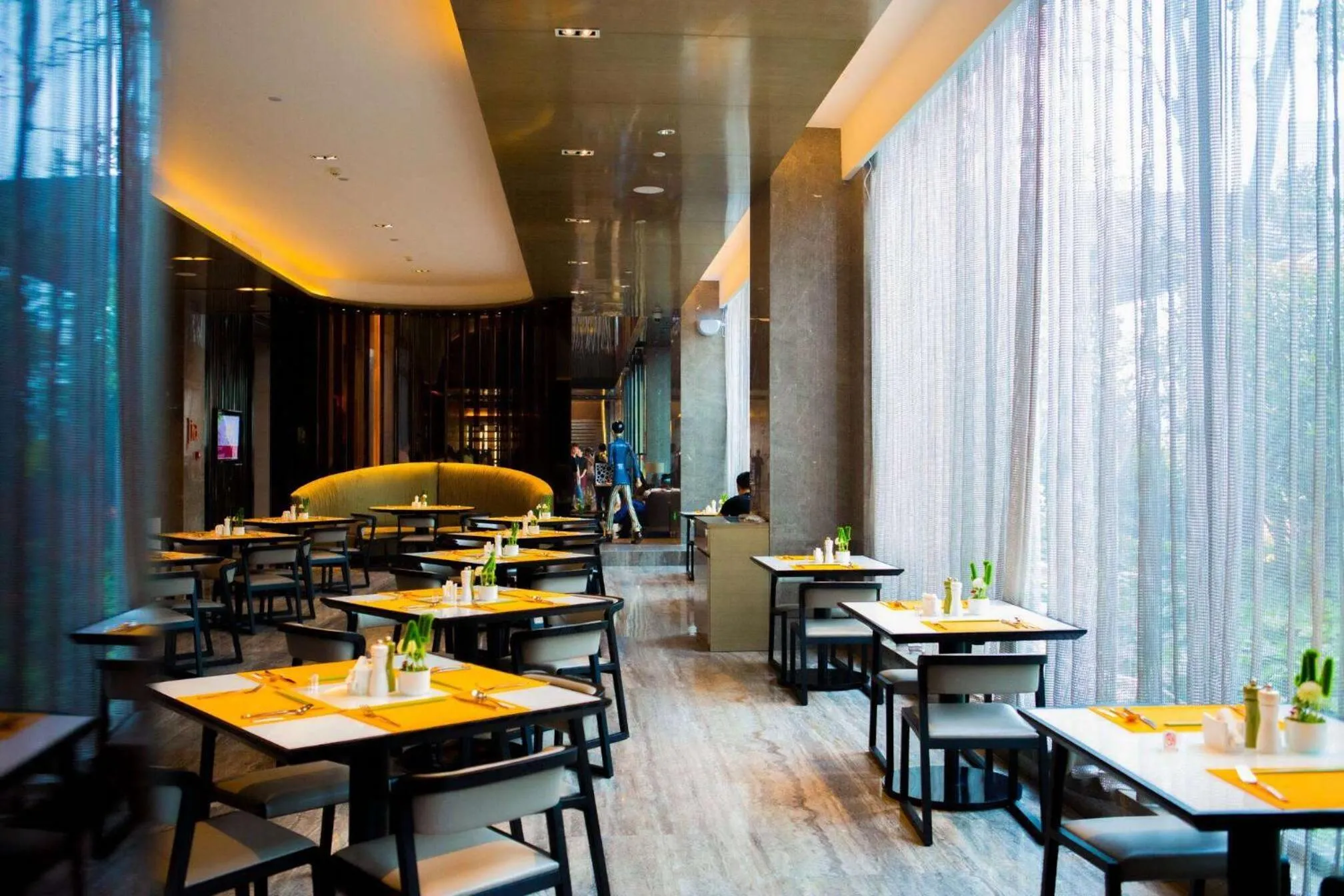 Restaurant/places to eat in Wyndham JinJiang Hotel