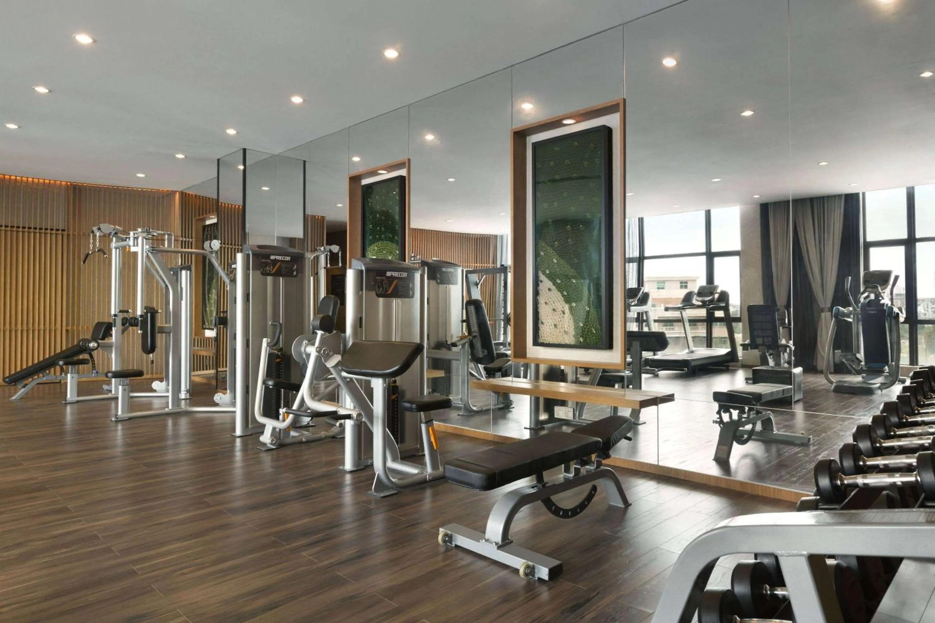 Fitness centre/facilities in Wyndham JinJiang Hotel