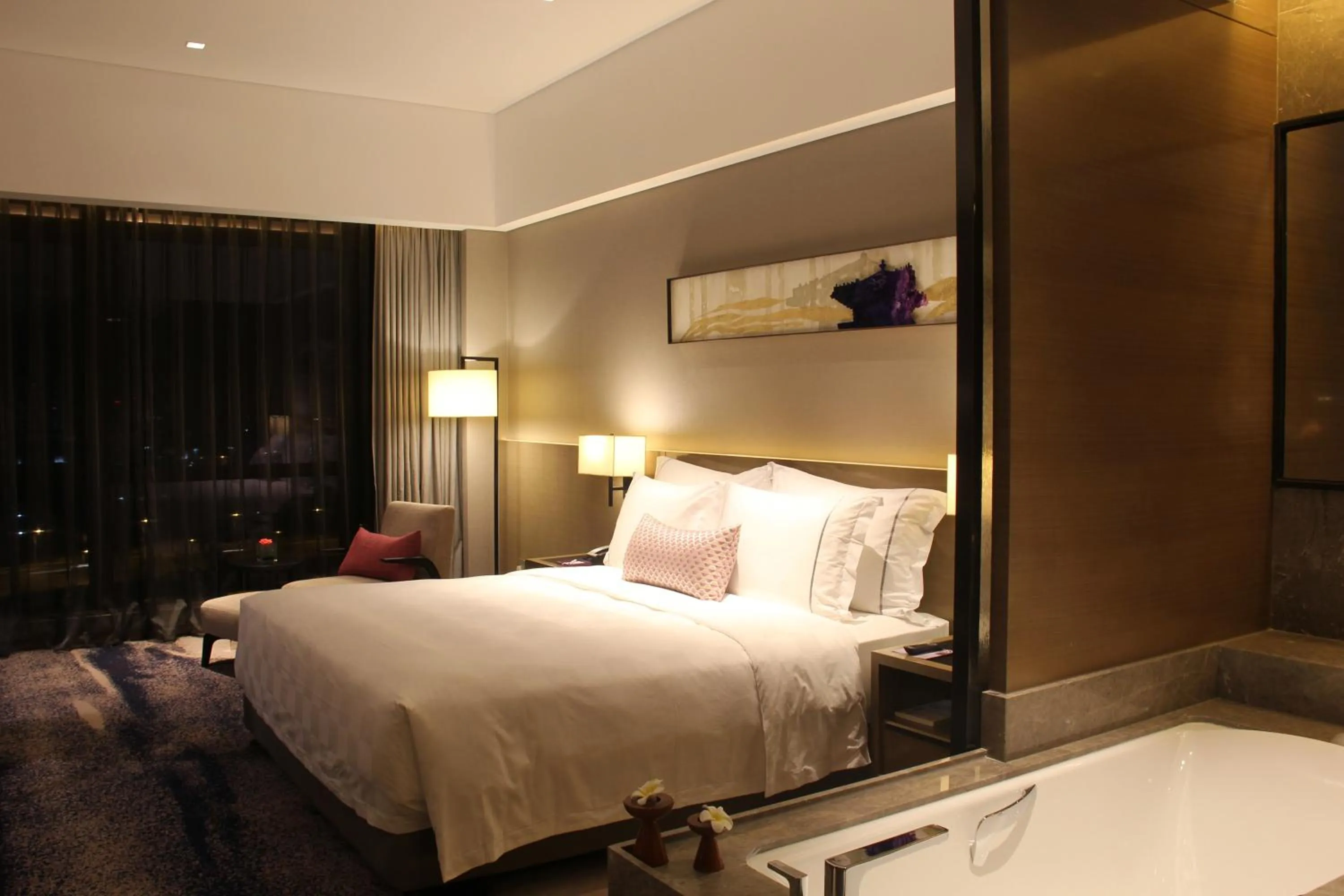Photo of the whole room, Bed in Wyndham JinJiang Hotel