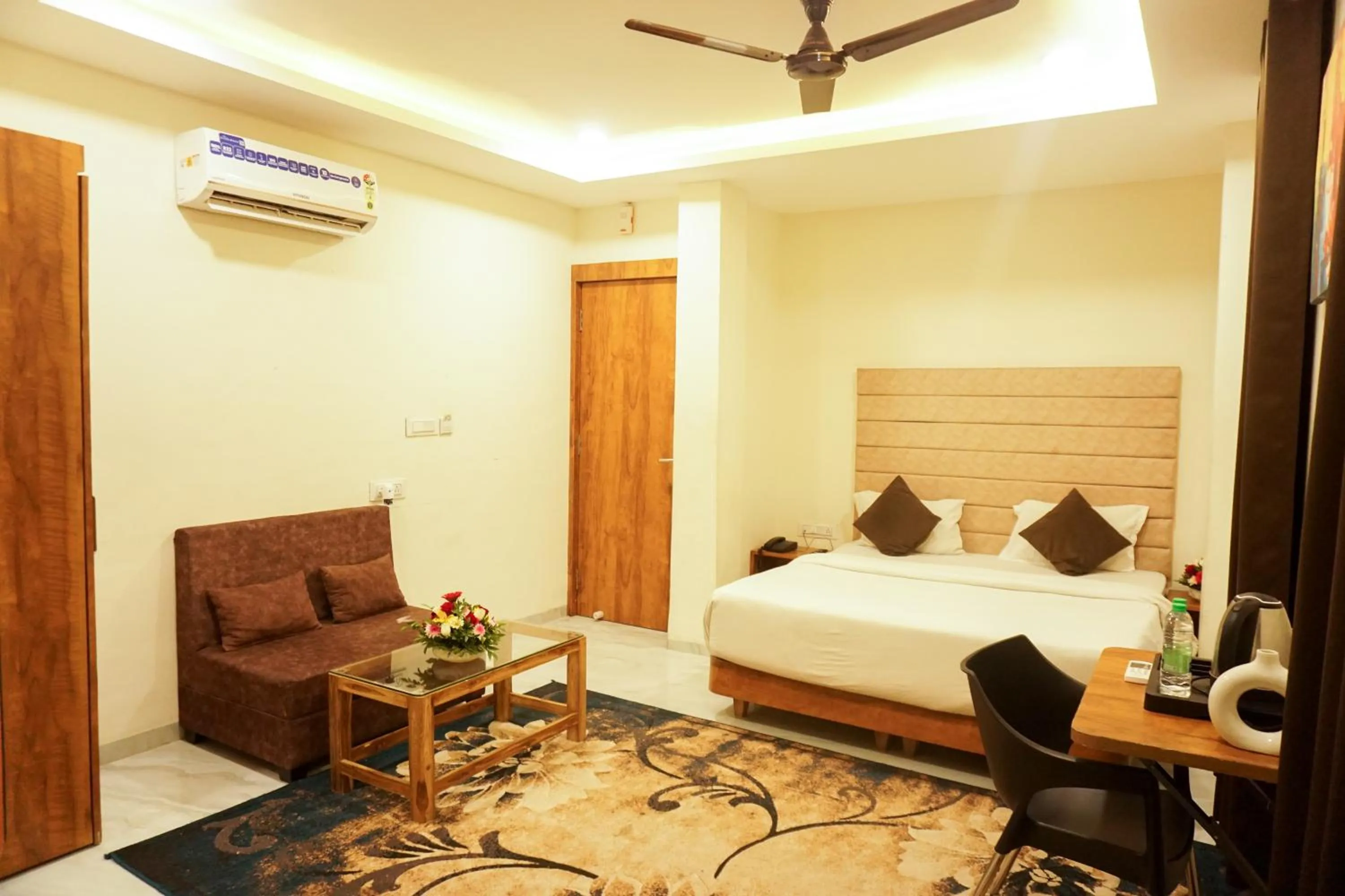 View (from property/room), Bed in The Havelock Hotel, Vijay Nagar