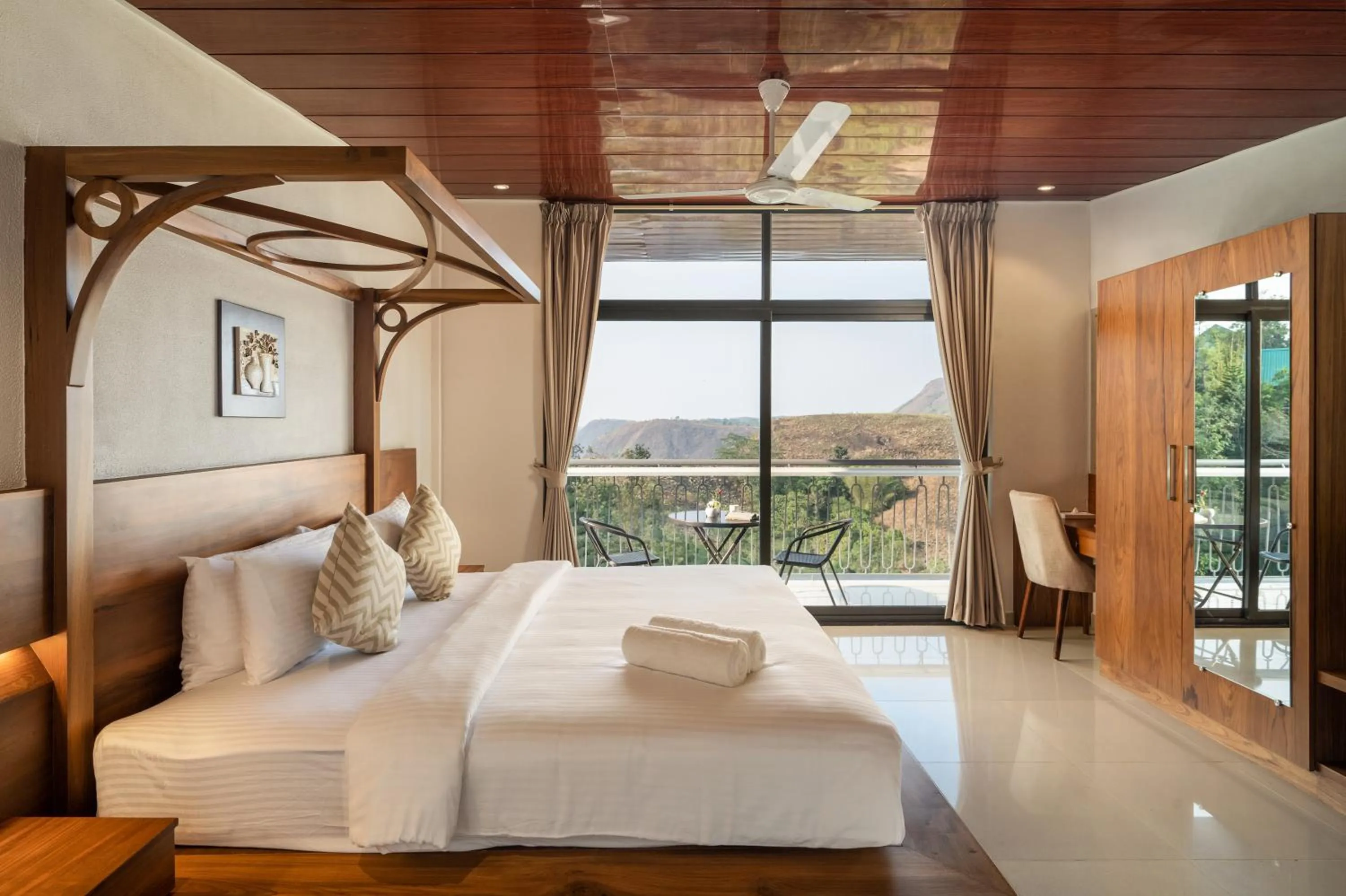 Bed in Winter Vale Green Stay Resorts