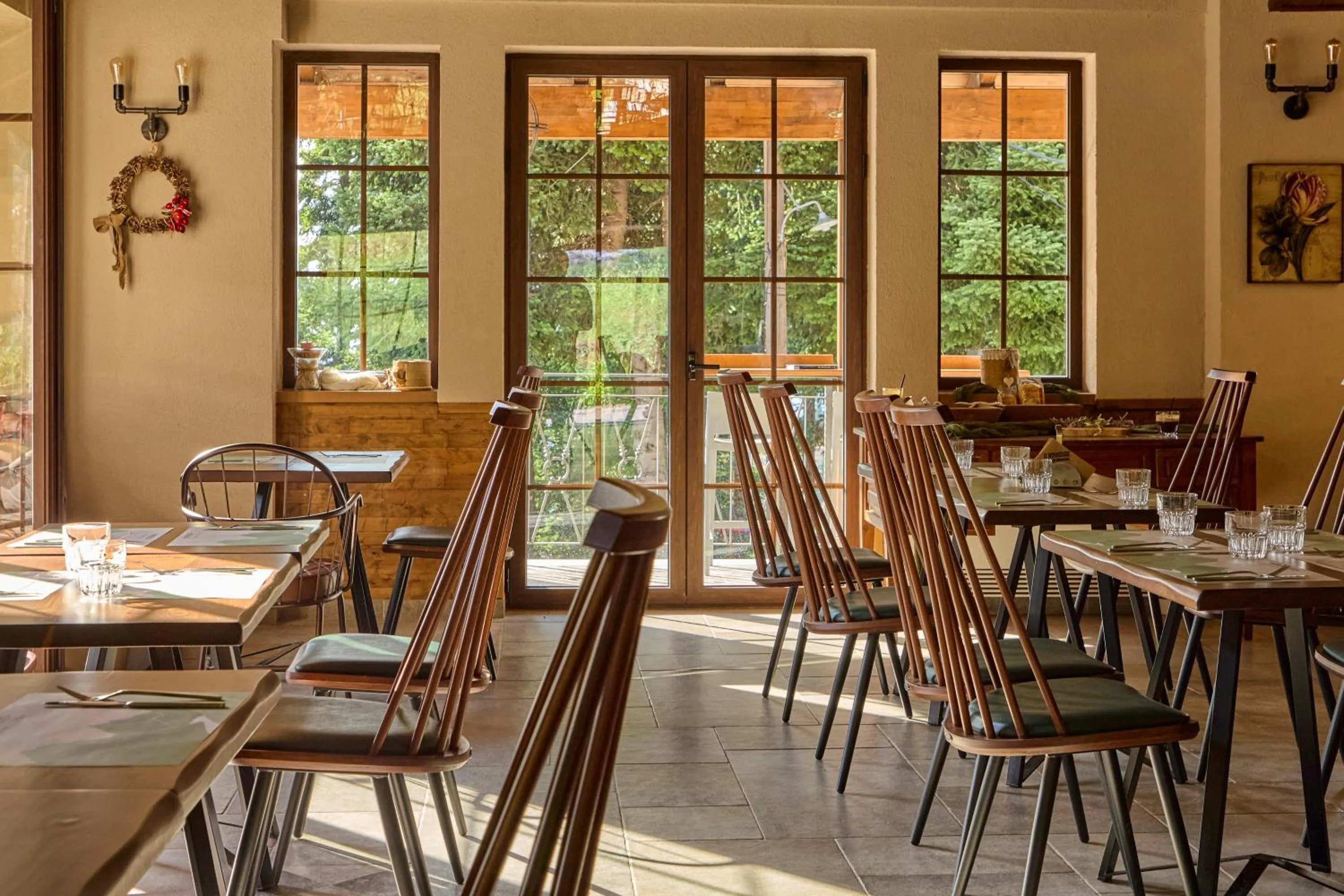 Restaurant/places to eat in Omalia Village