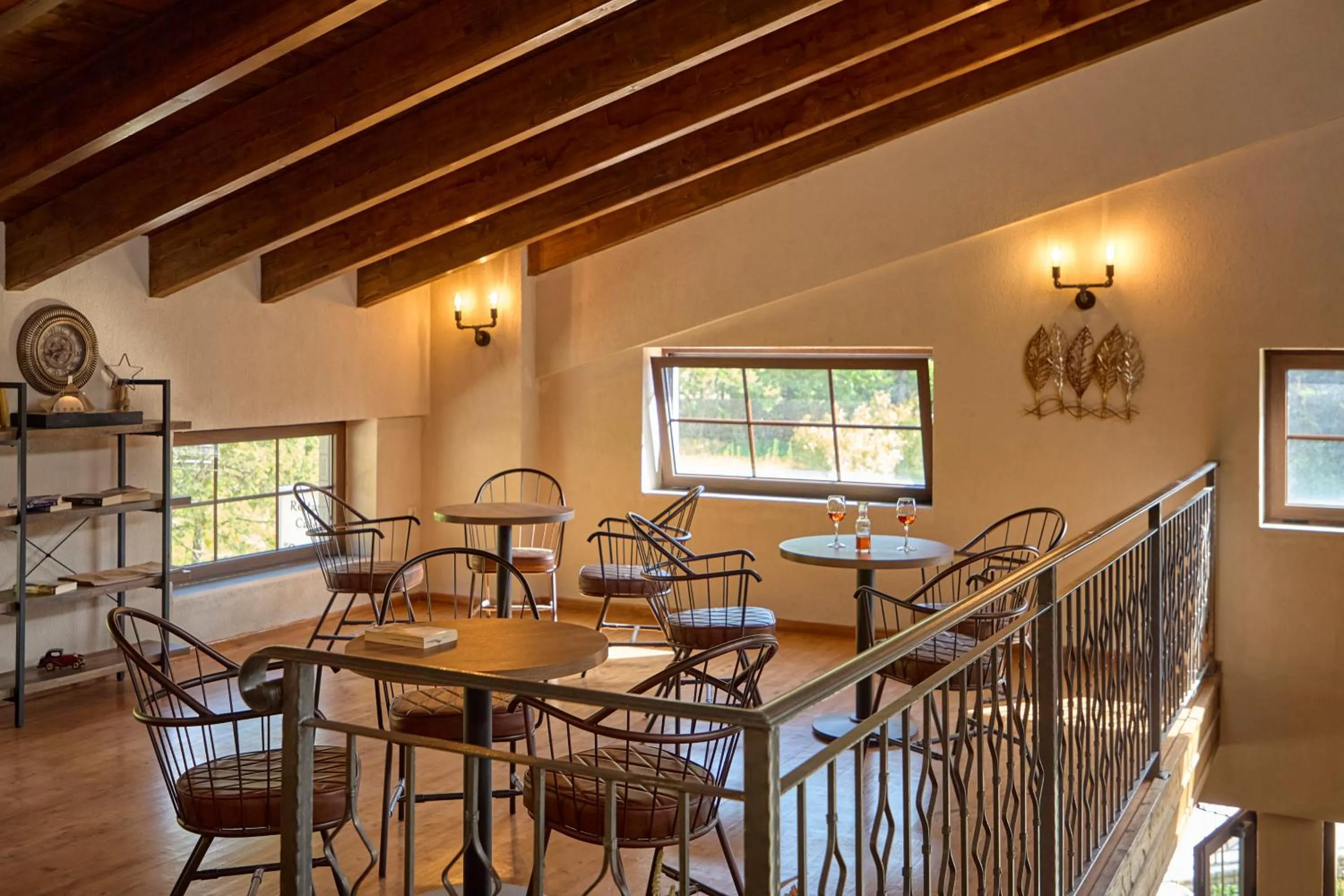 Restaurant/places to eat in Omalia Village
