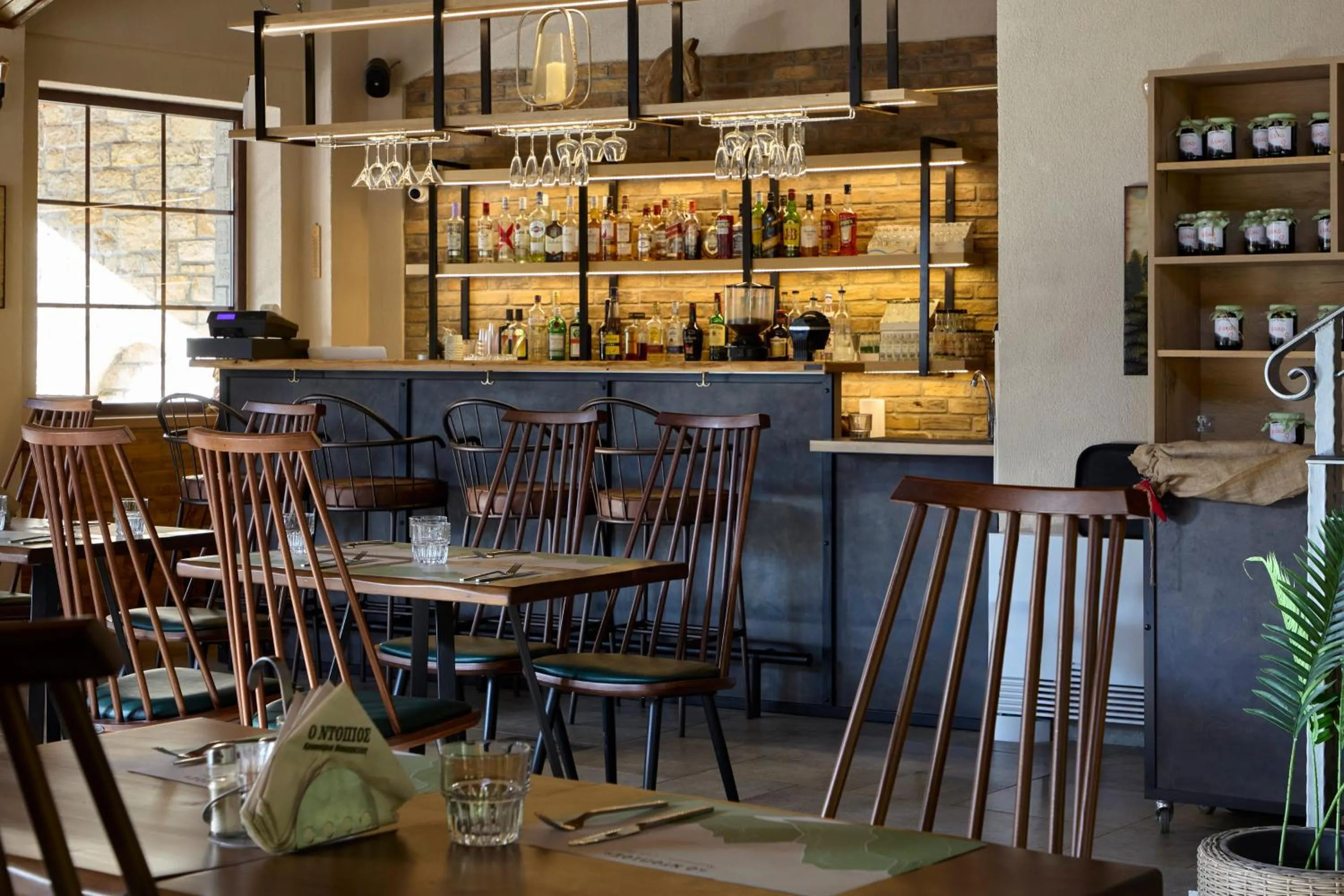 Restaurant/places to eat in Omalia Village