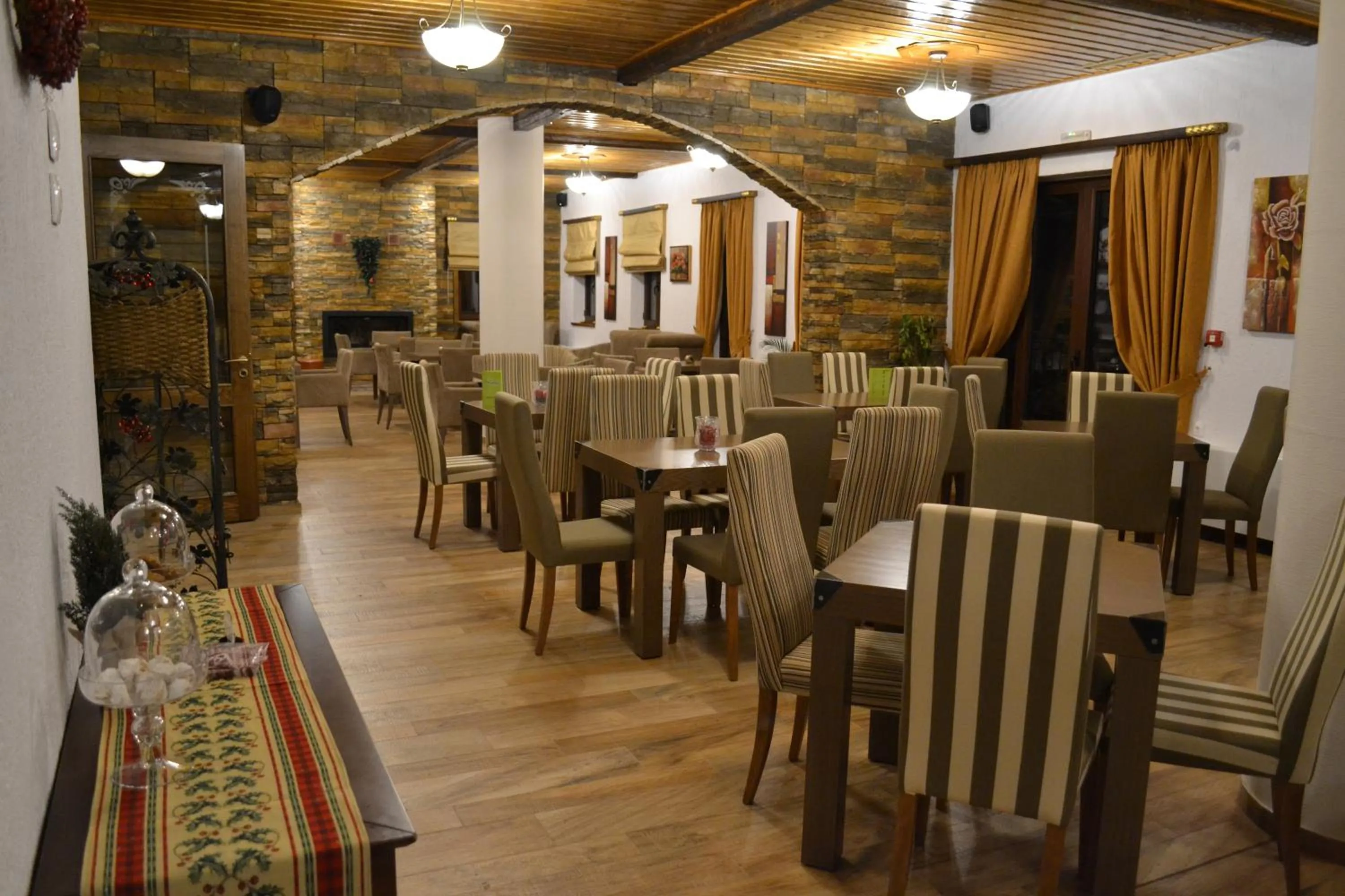 Restaurant/places to eat in Omalia Village