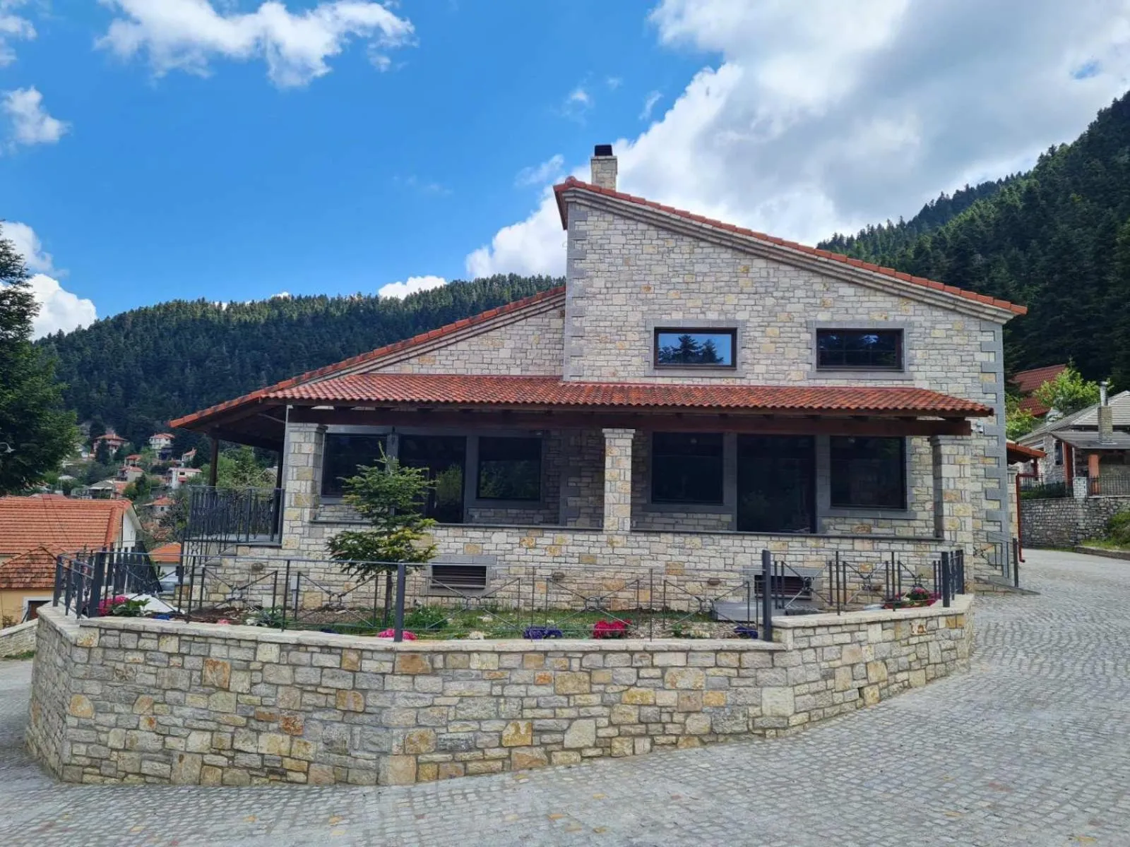 Omalia Village