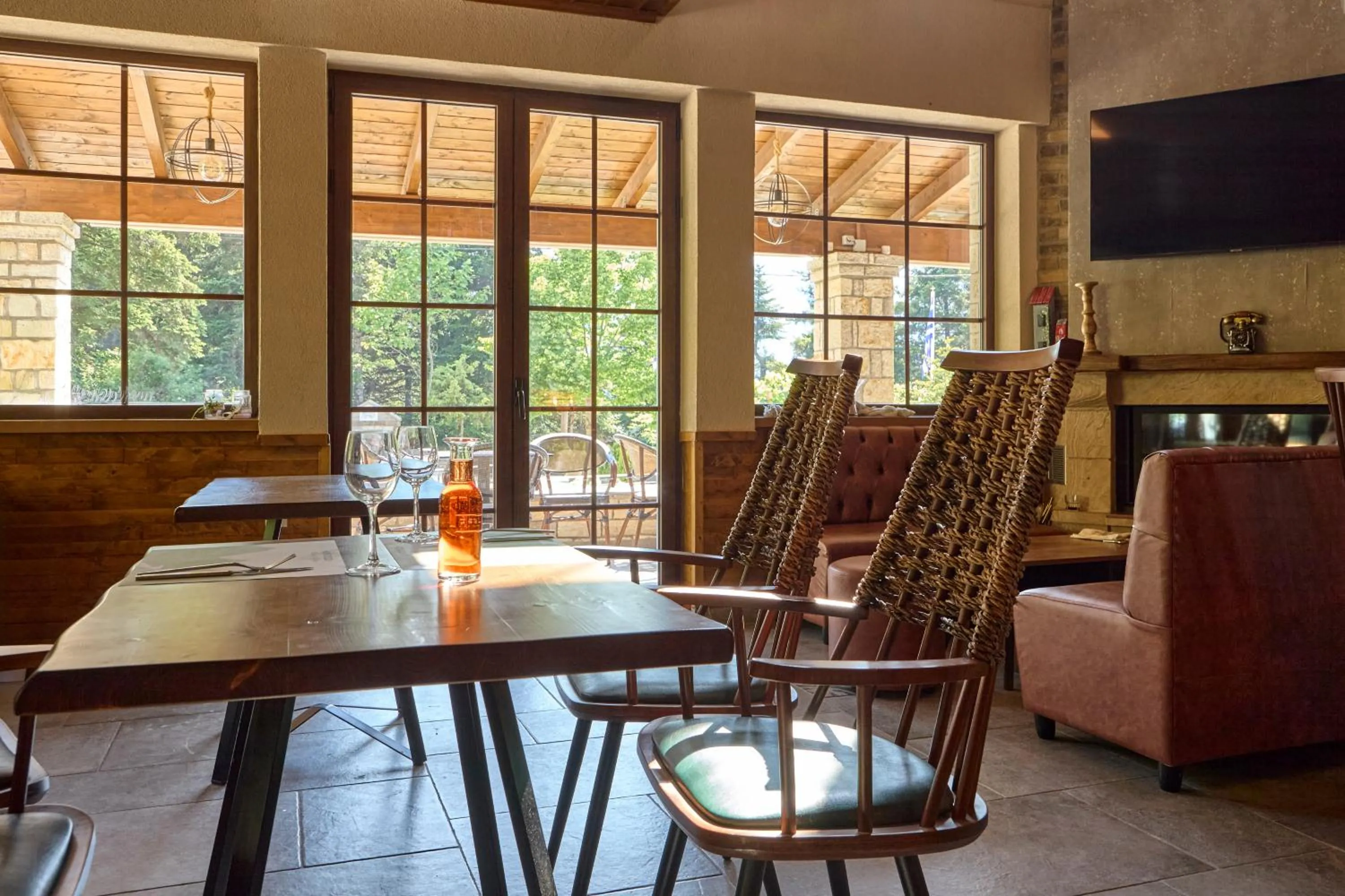 Restaurant/places to eat in Omalia Village