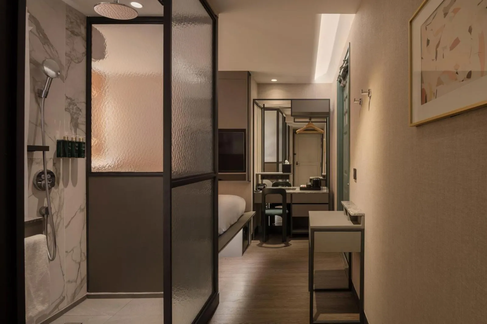 Claude Hotel
