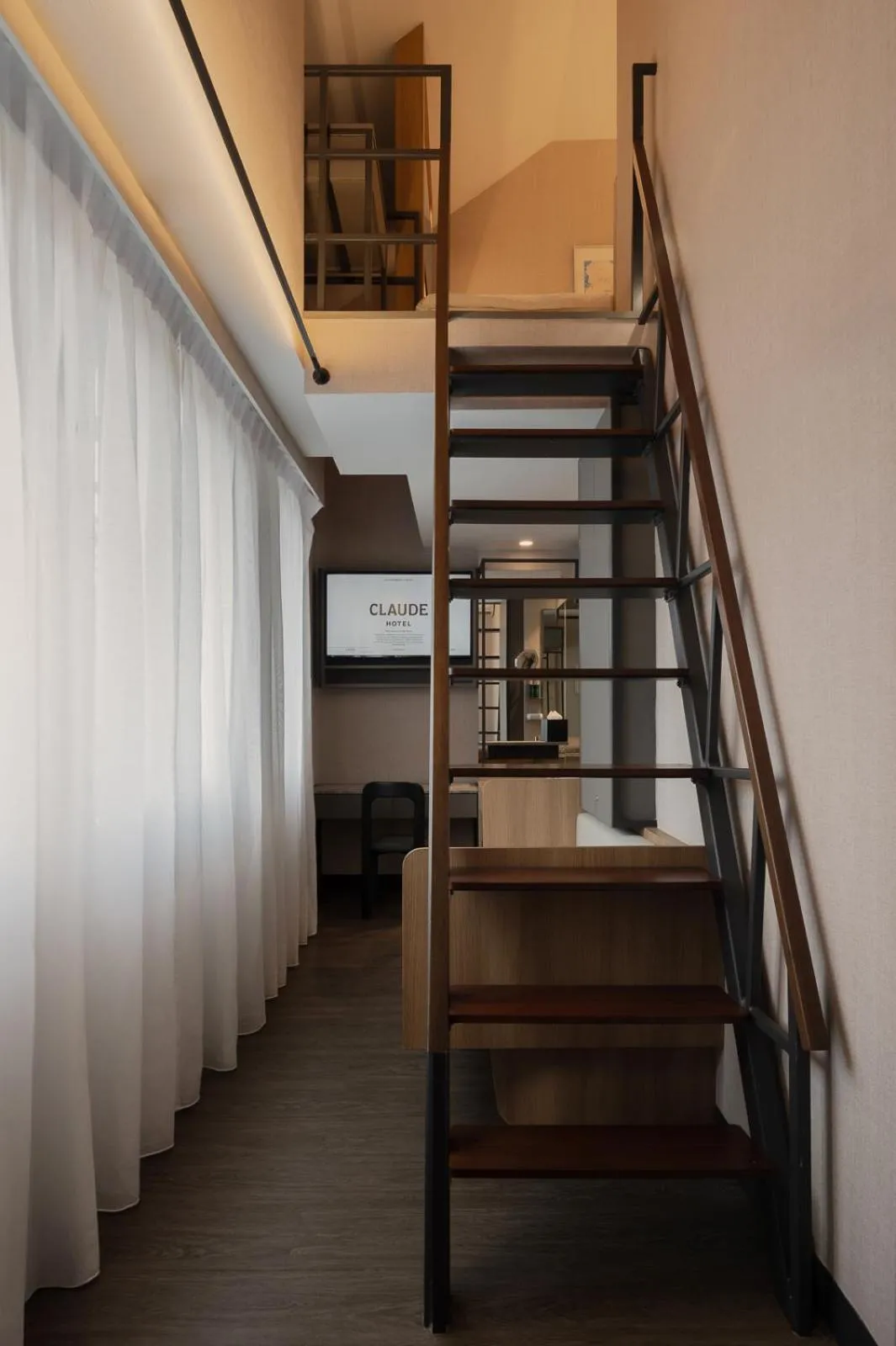 Claude Hotel