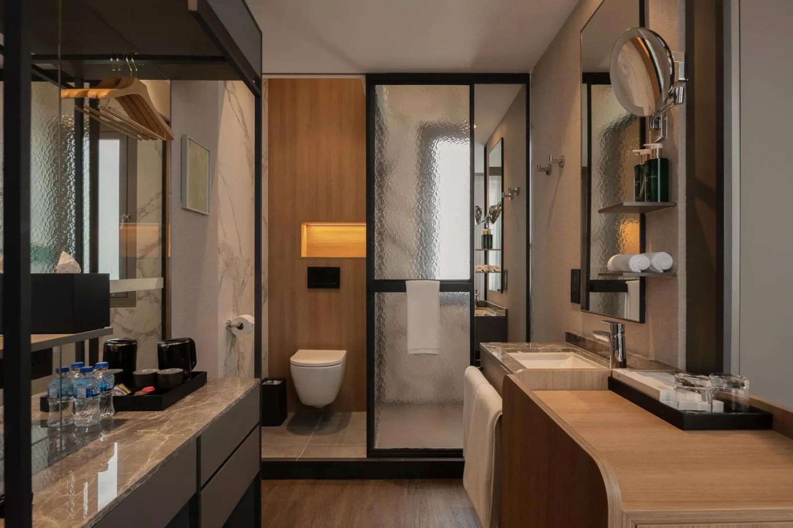 Toilet in Claude Hotel