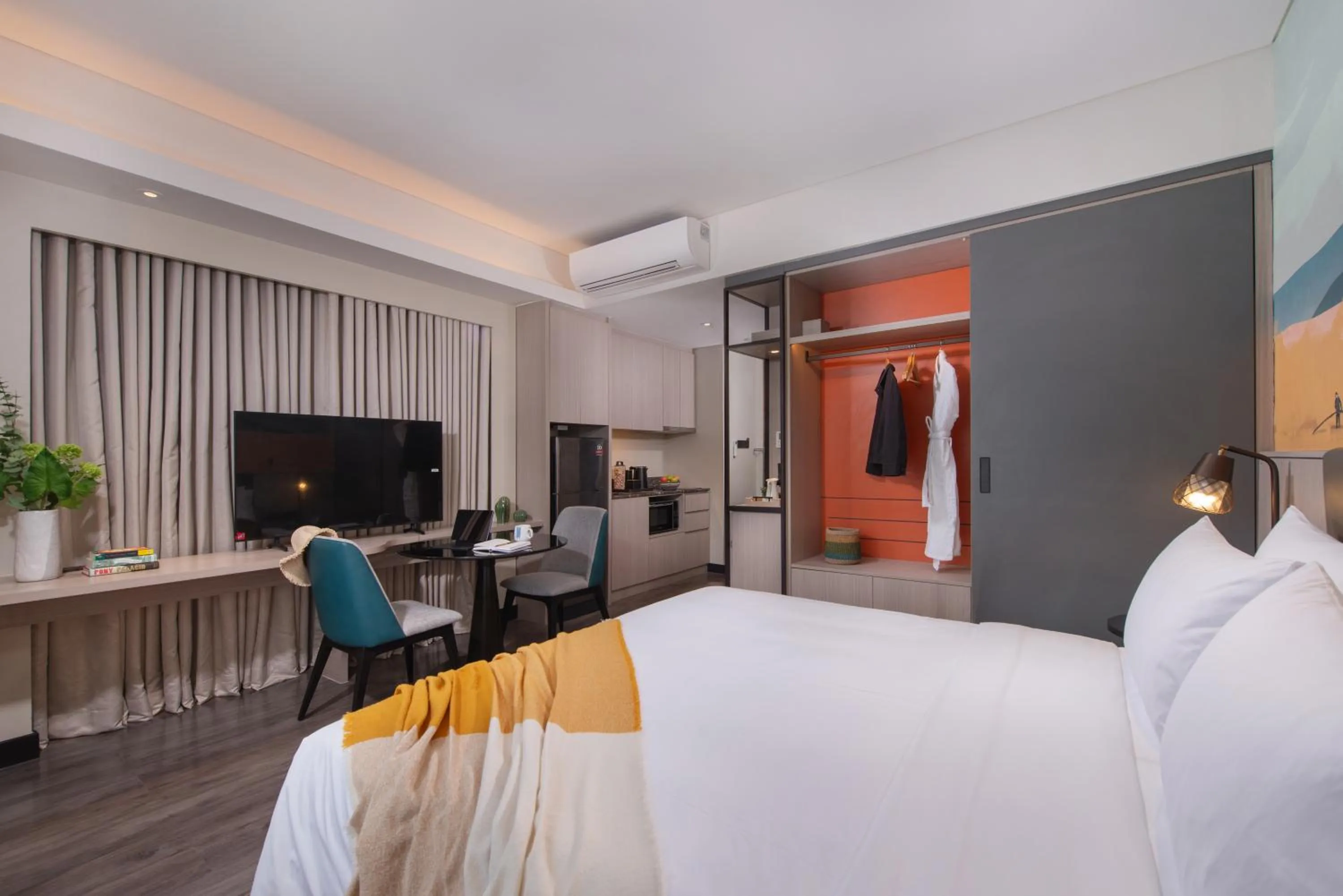 Bedroom, Bed in Citadines Bacolod City