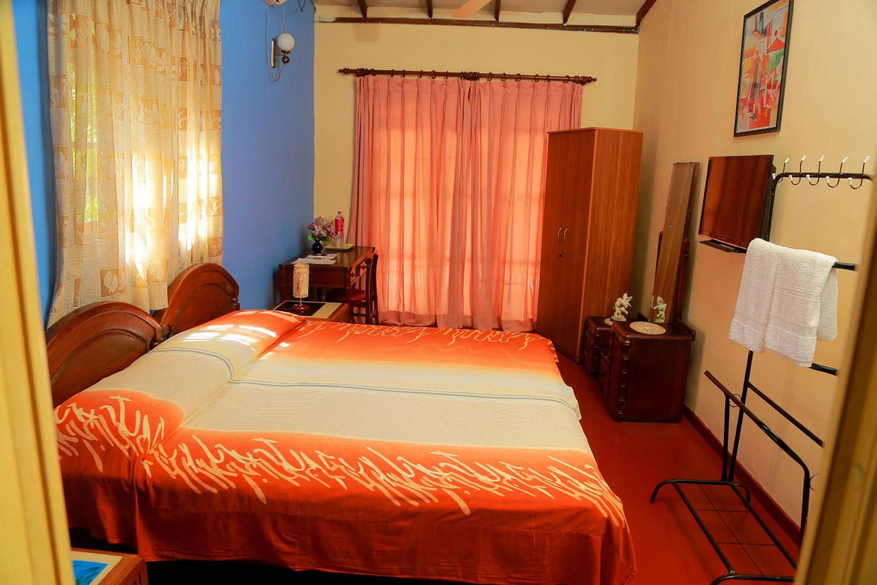 Bedroom, Bed in Holiday Nest Bed & Breakfast