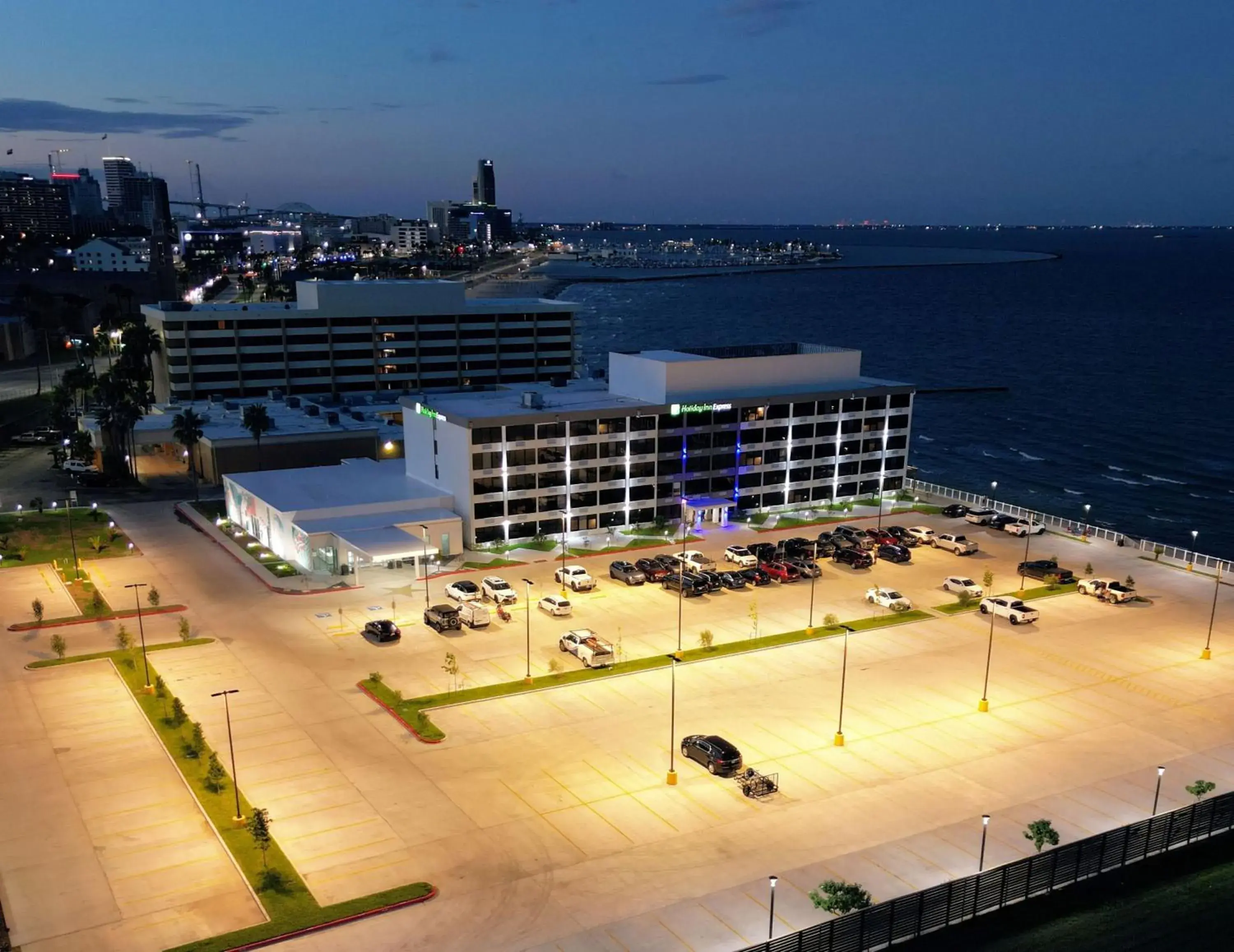 Property building in Holiday Inn Express Corpus Christi - Beachfront by IHG Property building in Holiday Inn Express Corpus Christi - Beachfront by IHG