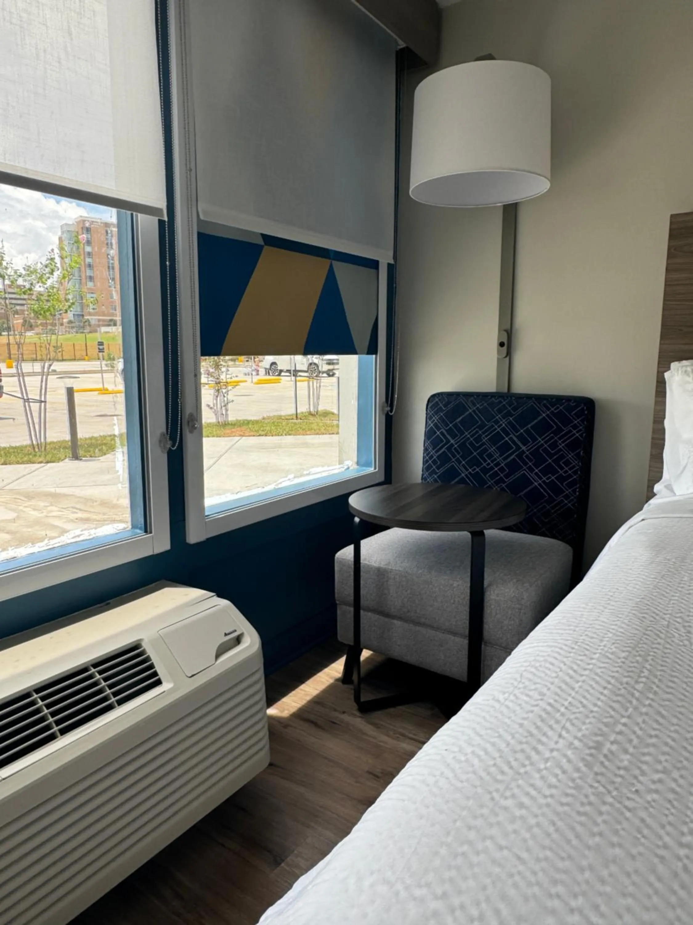 Seating area, Bed in Holiday Inn Express Corpus Christi - Beachfront by IHG