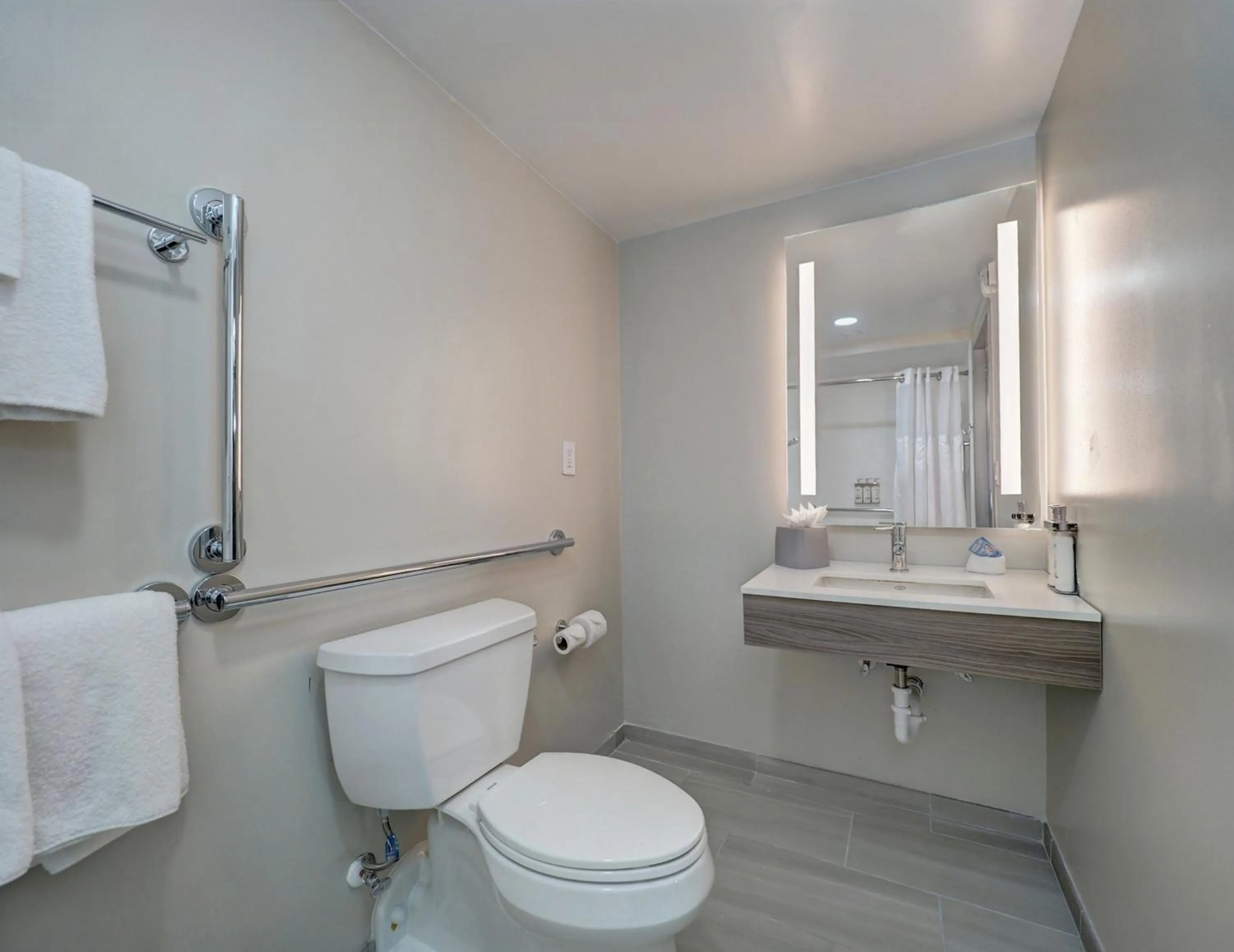 Bathroom in Holiday Inn Express Corpus Christi - Beachfront by IHG