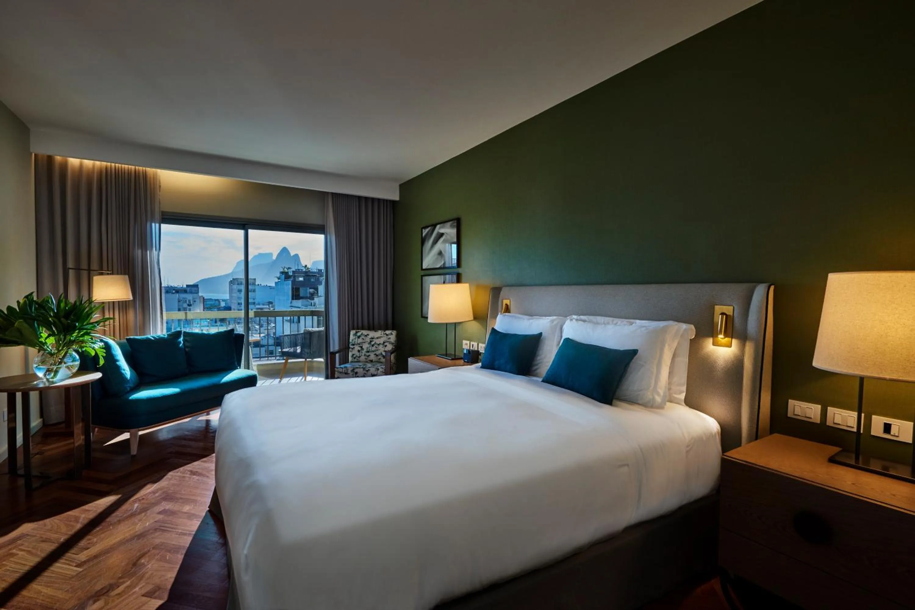 Balcony/Terrace, Bed in Fairmont Rio de Janeiro Copacabana