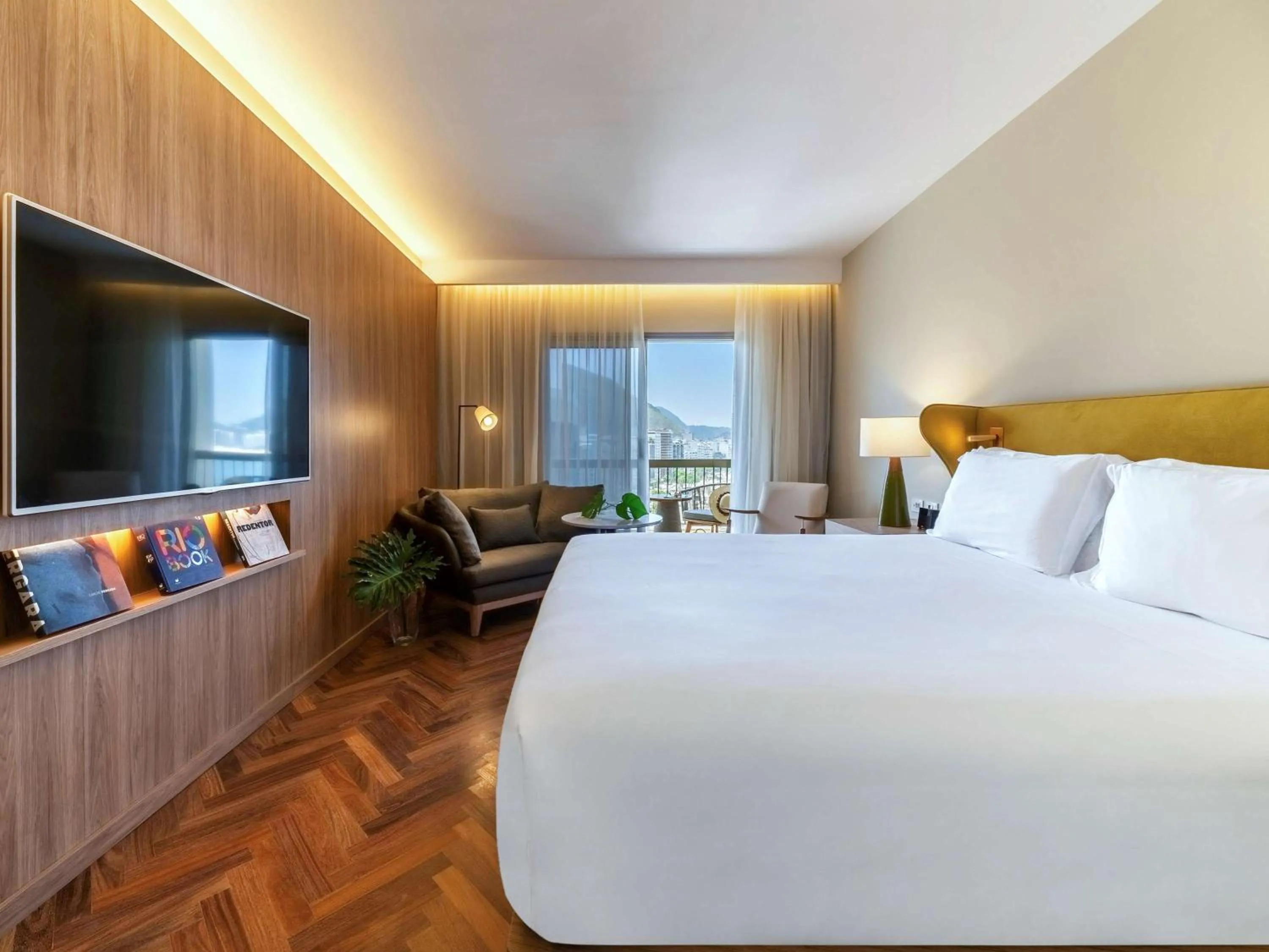 Photo of the whole room, Bed in Fairmont Rio de Janeiro Copacabana