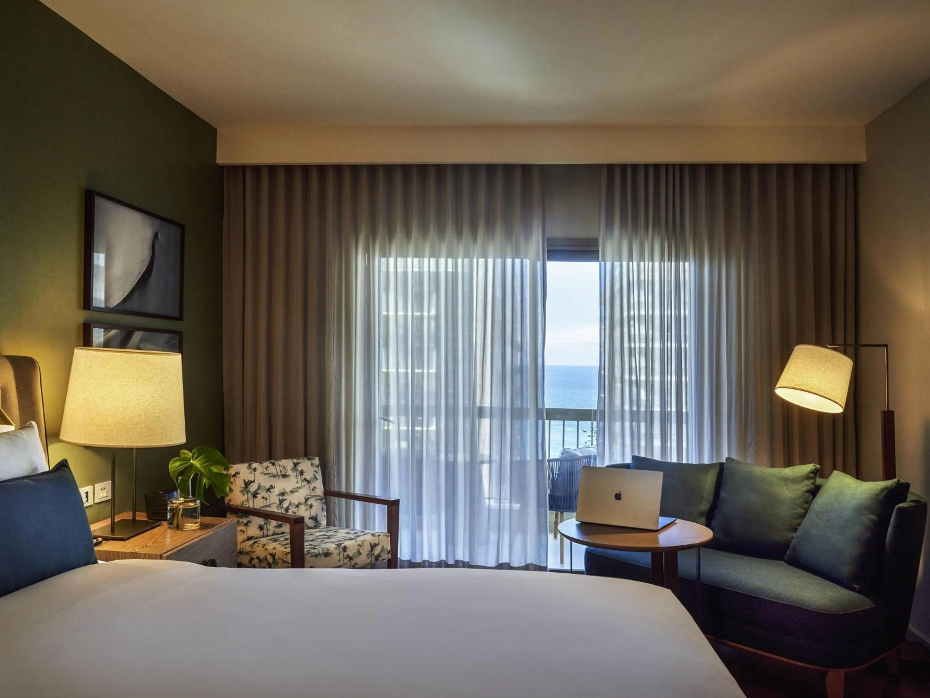 Bedroom, Bed in Fairmont Rio de Janeiro Copacabana