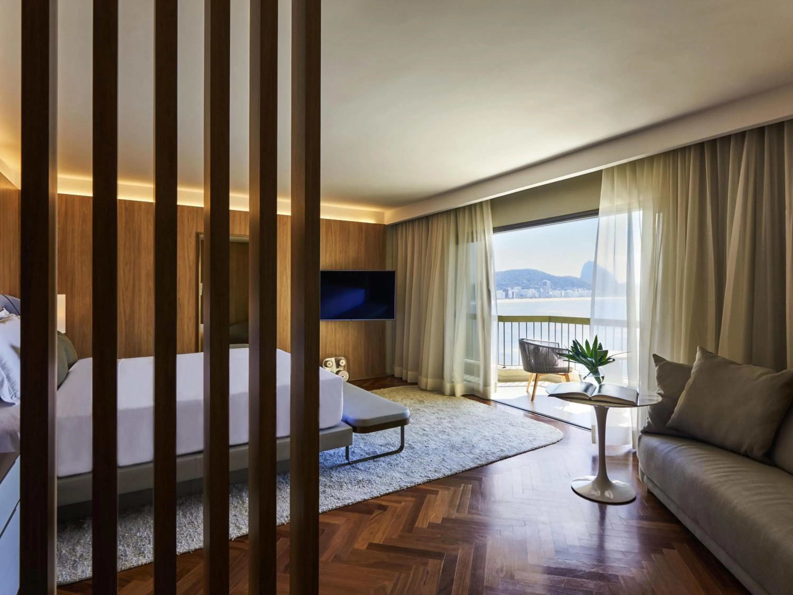 Bedroom, Bed in Fairmont Rio de Janeiro Copacabana