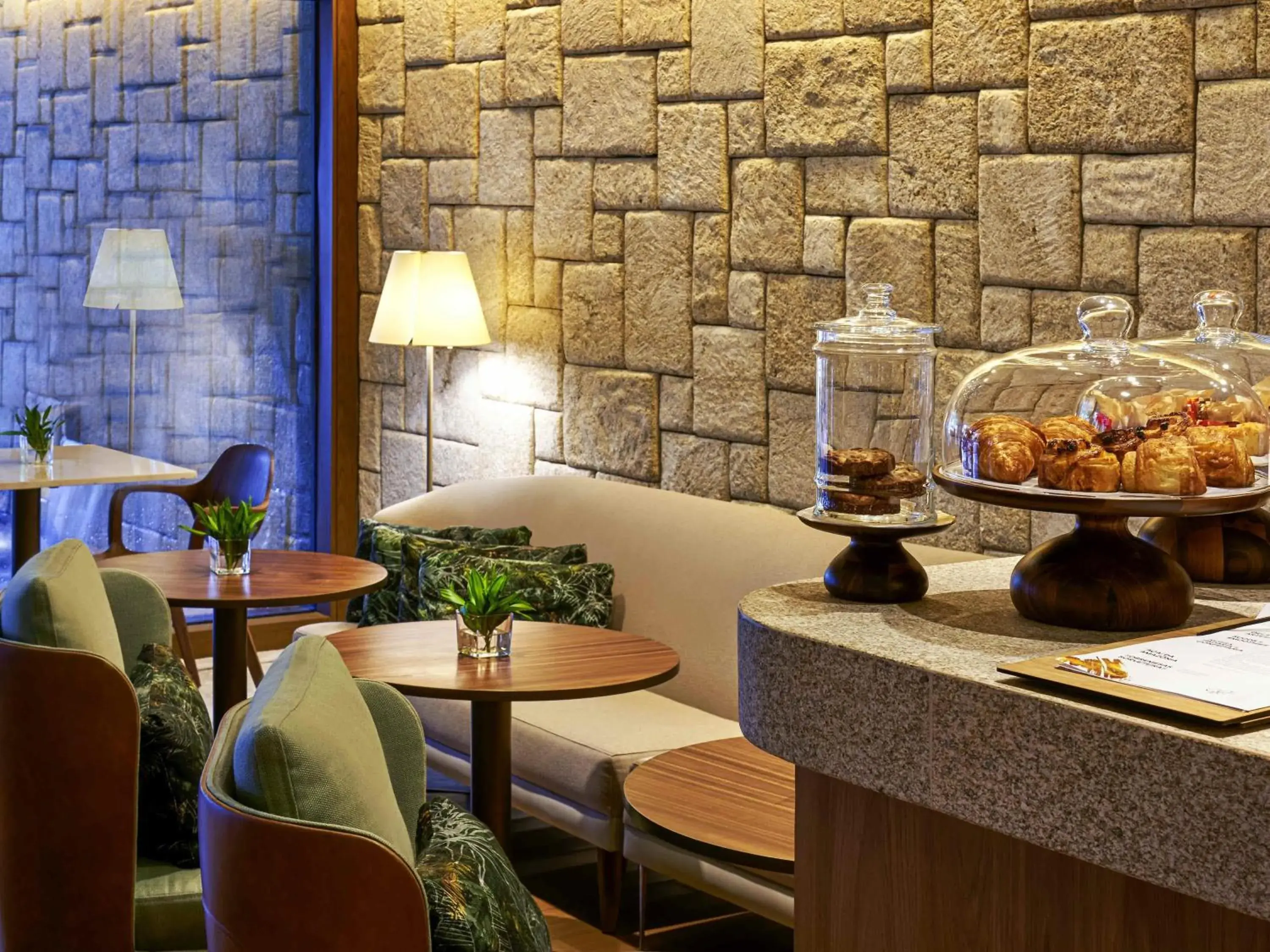 Lounge or bar in Fairmont Rio de Janeiro Copacabana Lounge or bar in Fairmont Rio de Janeiro Copacabana