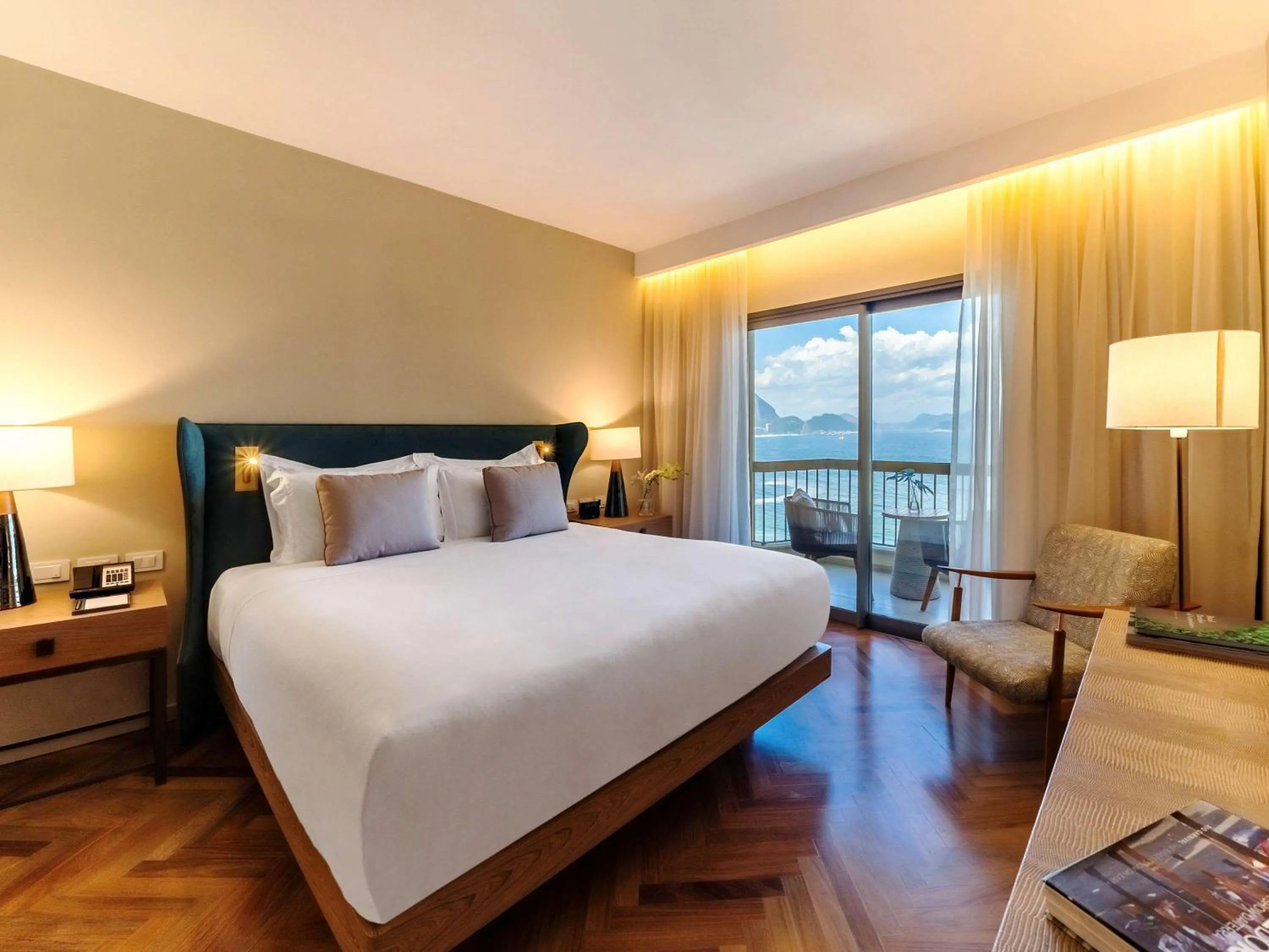 Photo of the whole room, Bed in Fairmont Rio de Janeiro Copacabana