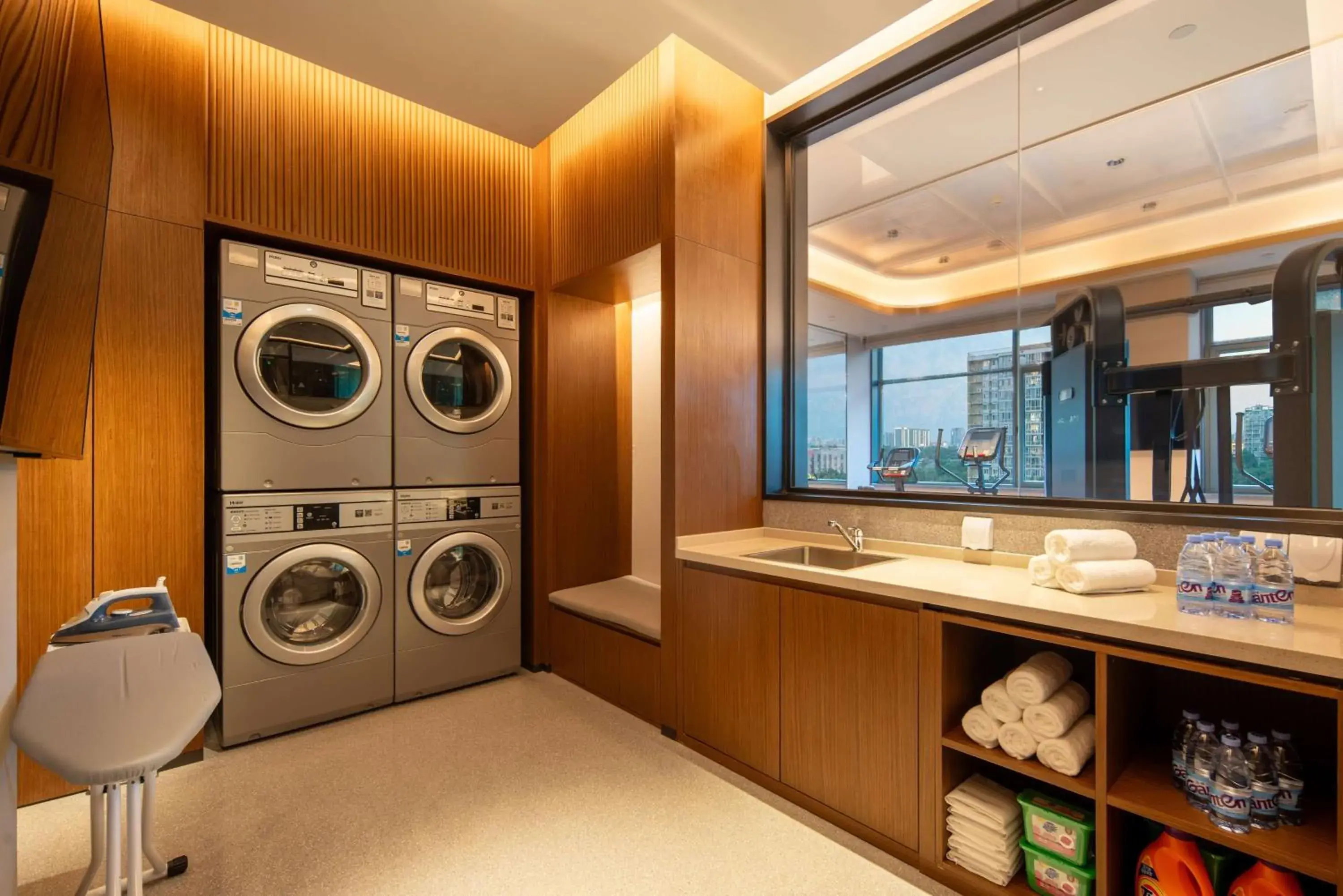 Property building in Hilton Garden Inn Beijing West Railway Station Property building in Hilton Garden Inn Beijing West Railway Station