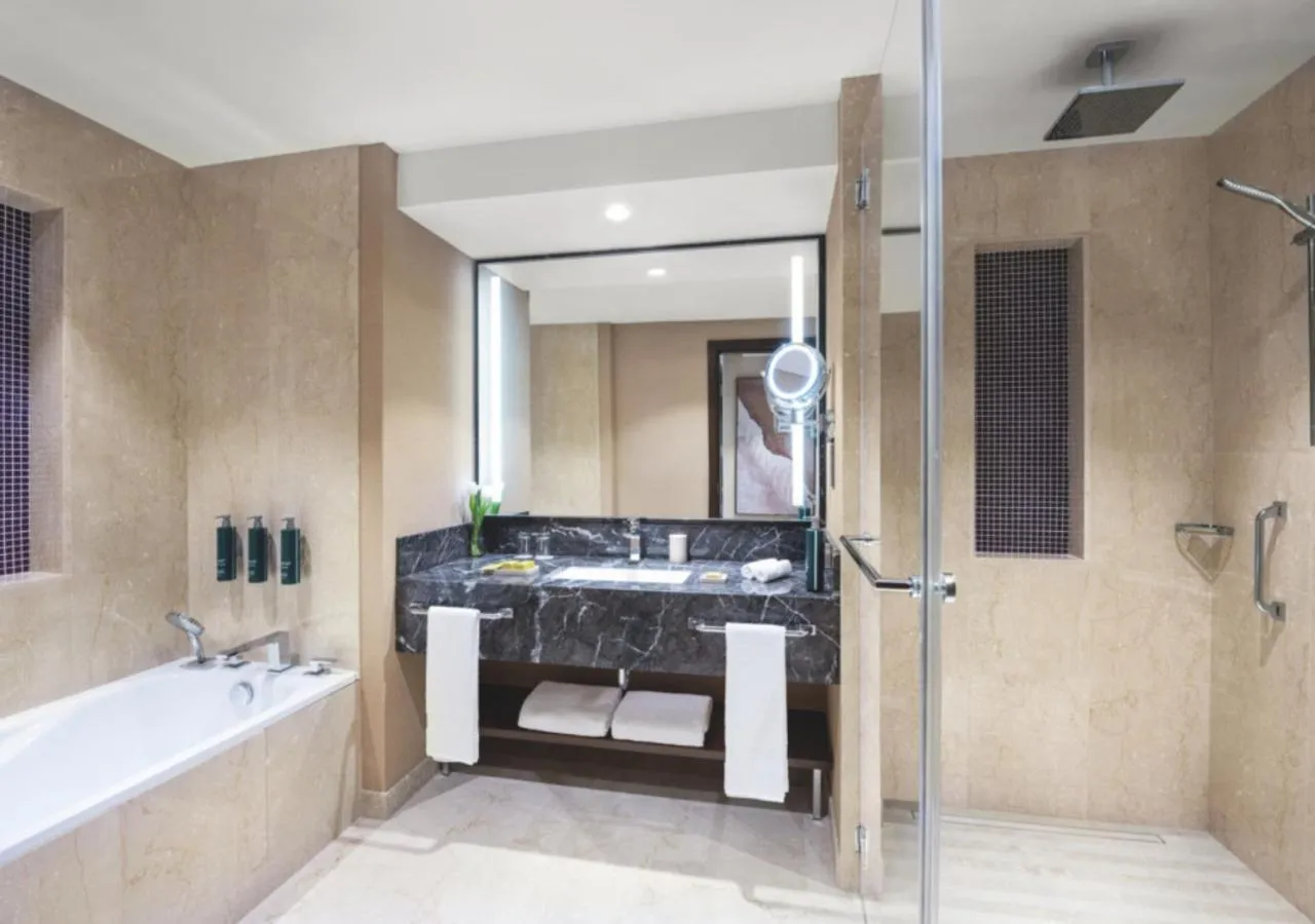 Shower in Hilton Al Khobar King Fahd Causeway