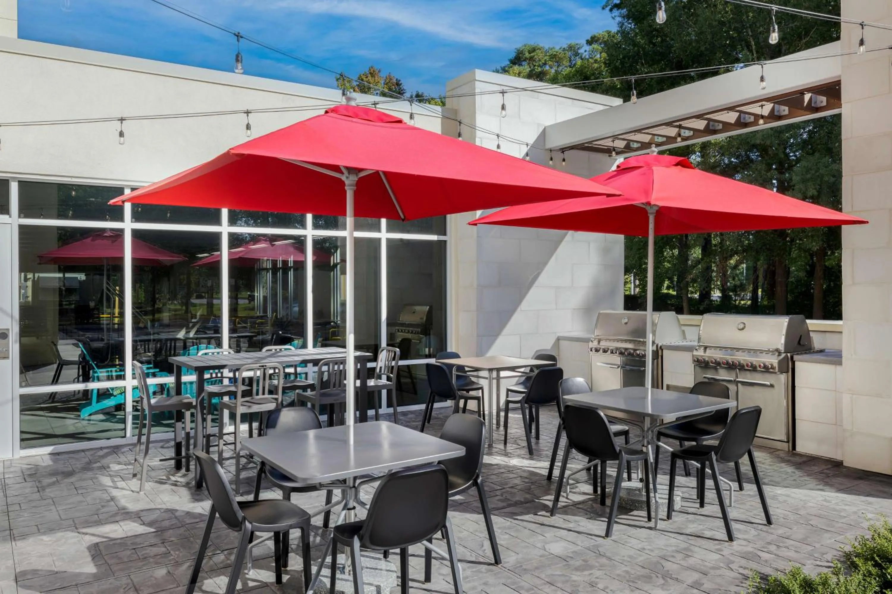 Dining area in Home2 Suites By Hilton Virginia Beach Princess Anne