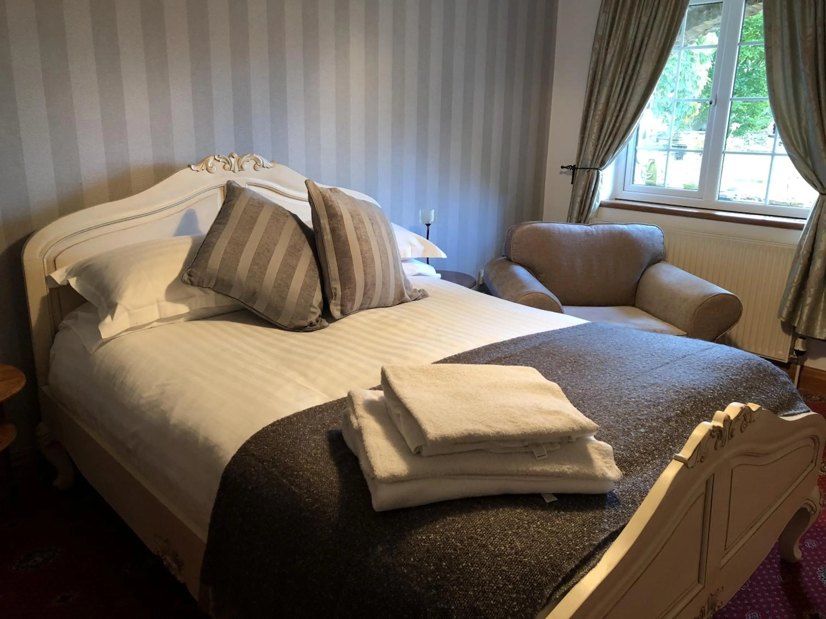 Bedroom, Bed in The Crooked Inn