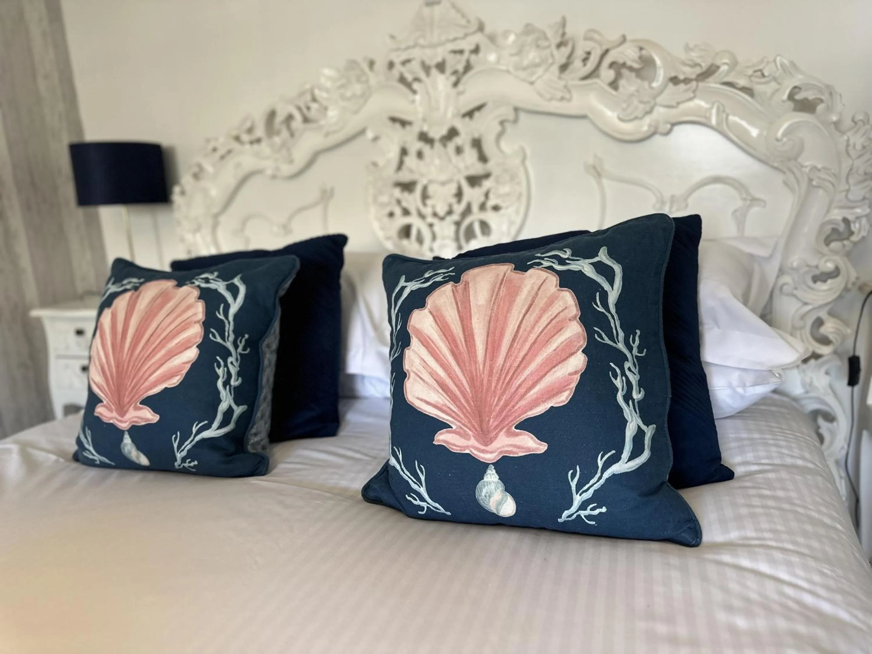 Bedroom, Bed in The Crooked Inn