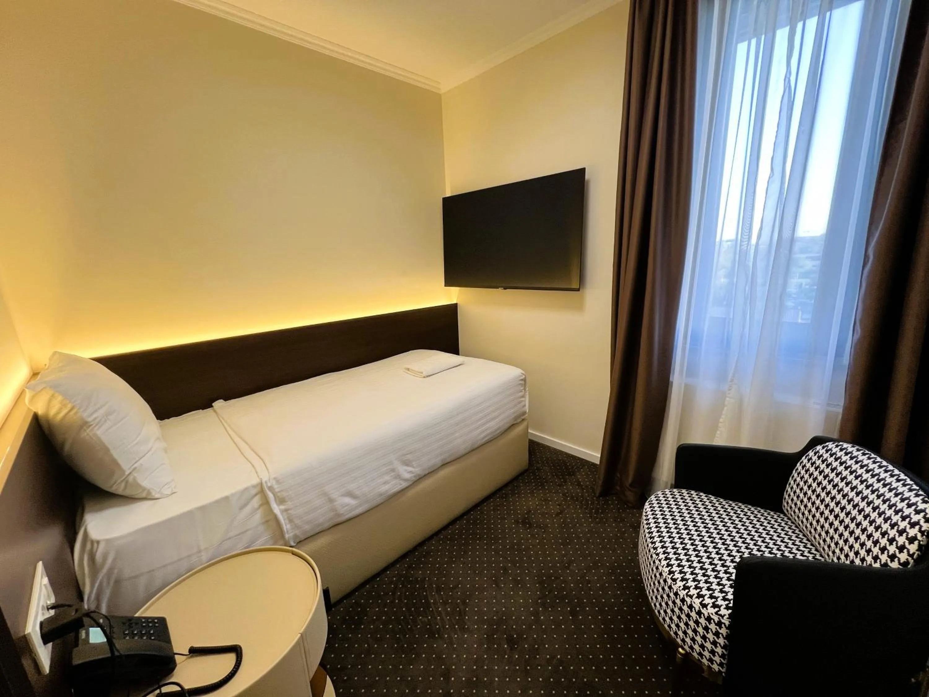 Bedroom, Bed in Nobel West Hotel