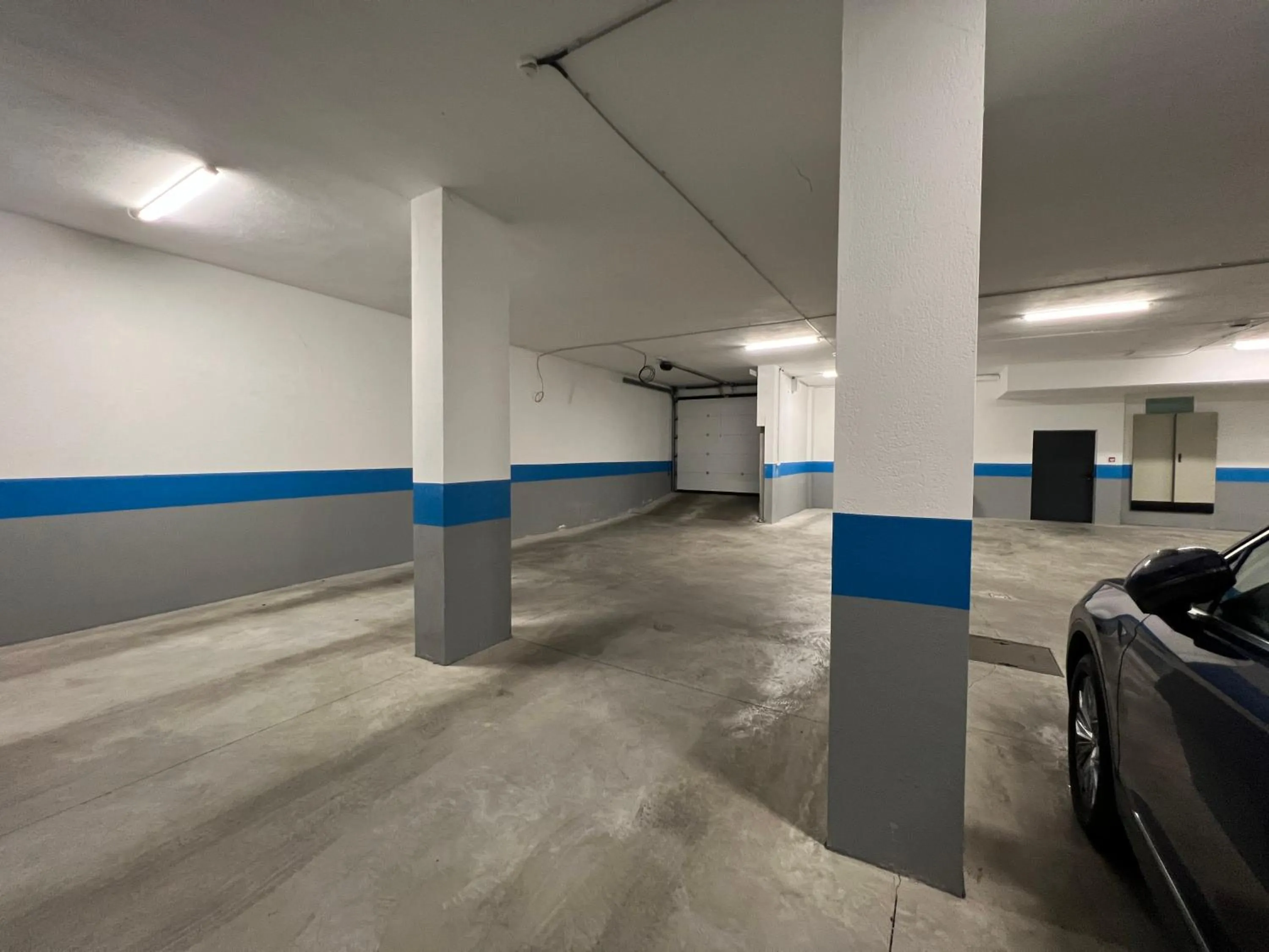 Parking in Nobel West Hotel
