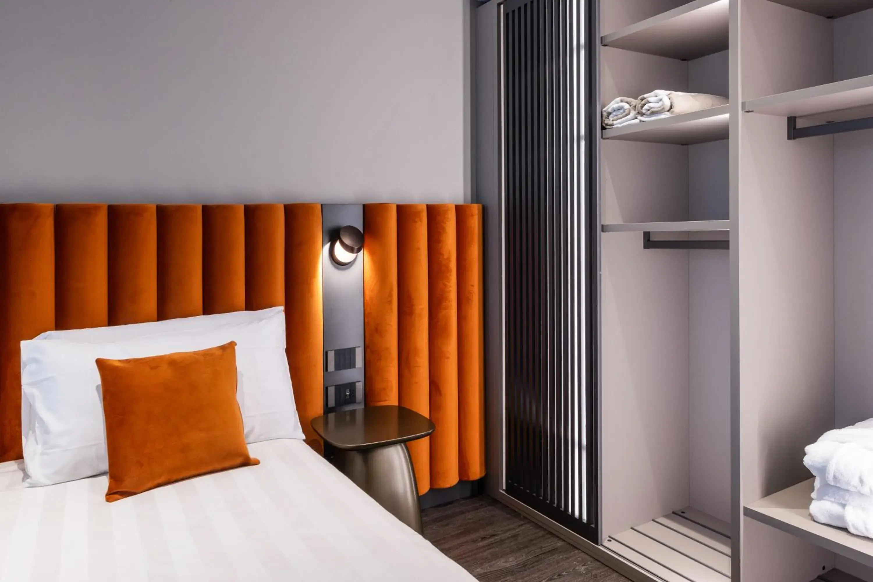 Bedroom, Bed in Como Hills Bedroom, Bed in Como Hills