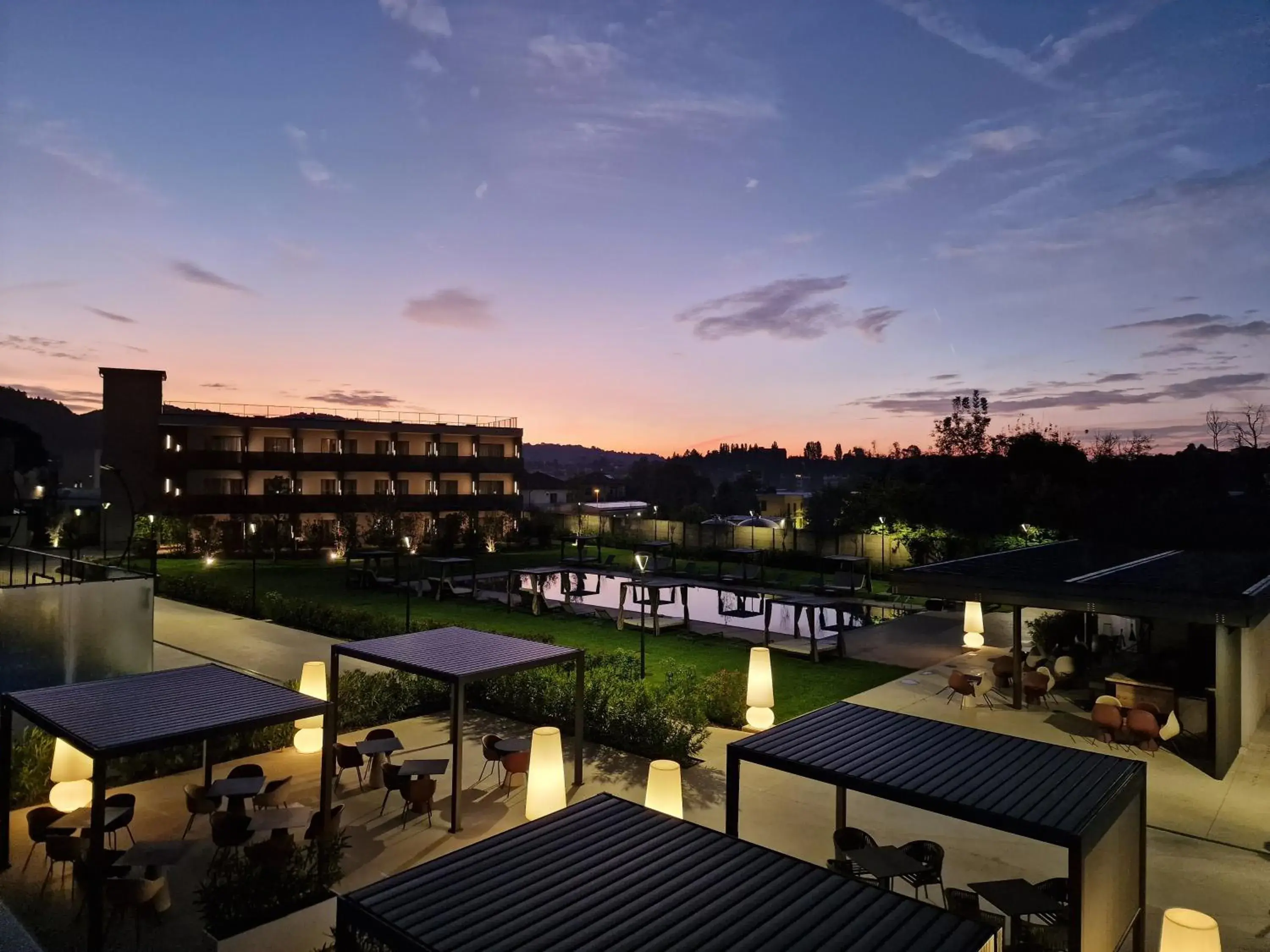 Garden view in Como Hills Garden view in Como Hills