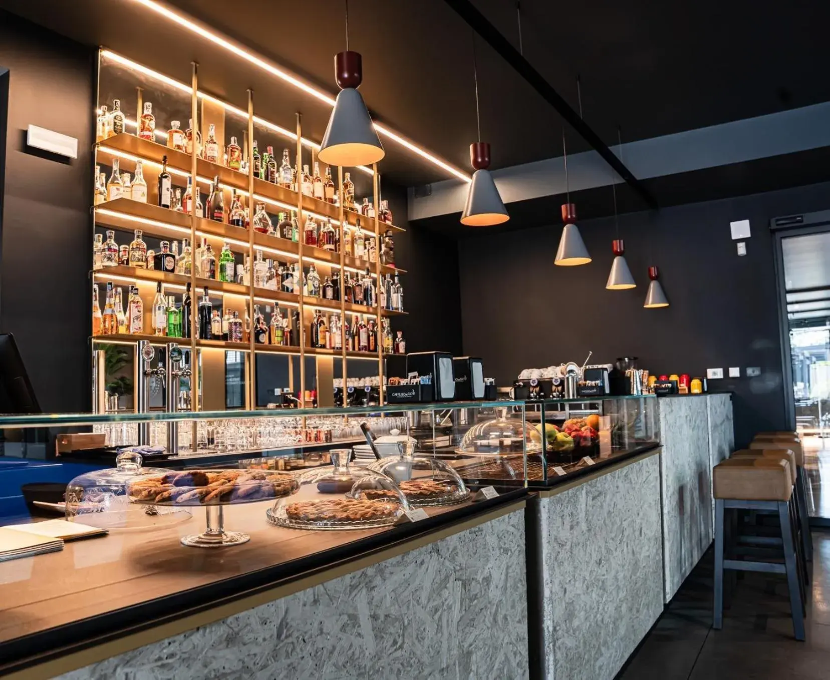 Lounge or bar in Como Hills Lounge or bar in Como Hills