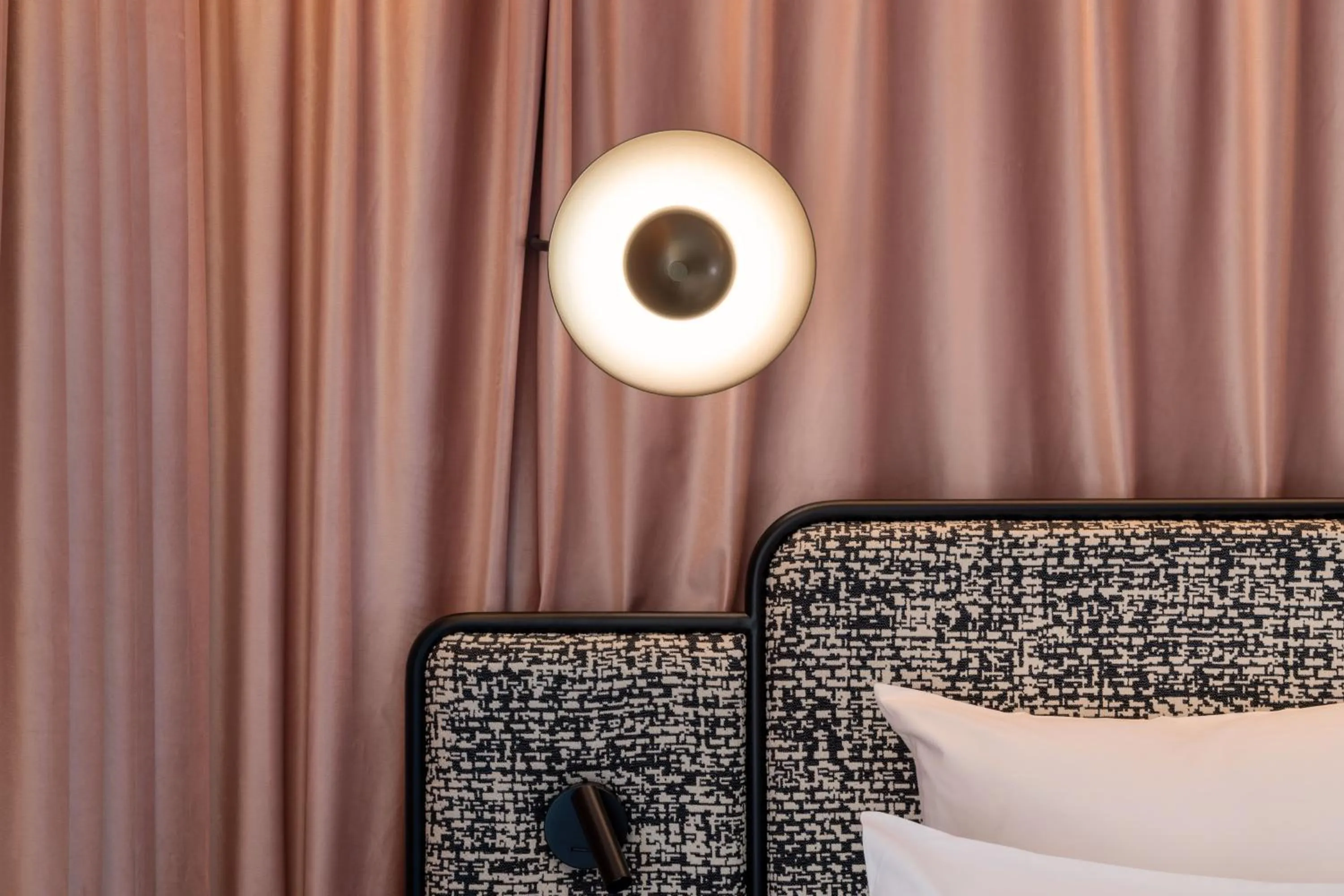 Decorative detail in Hotel Maison Hamelin Paris - Handwritten Collection