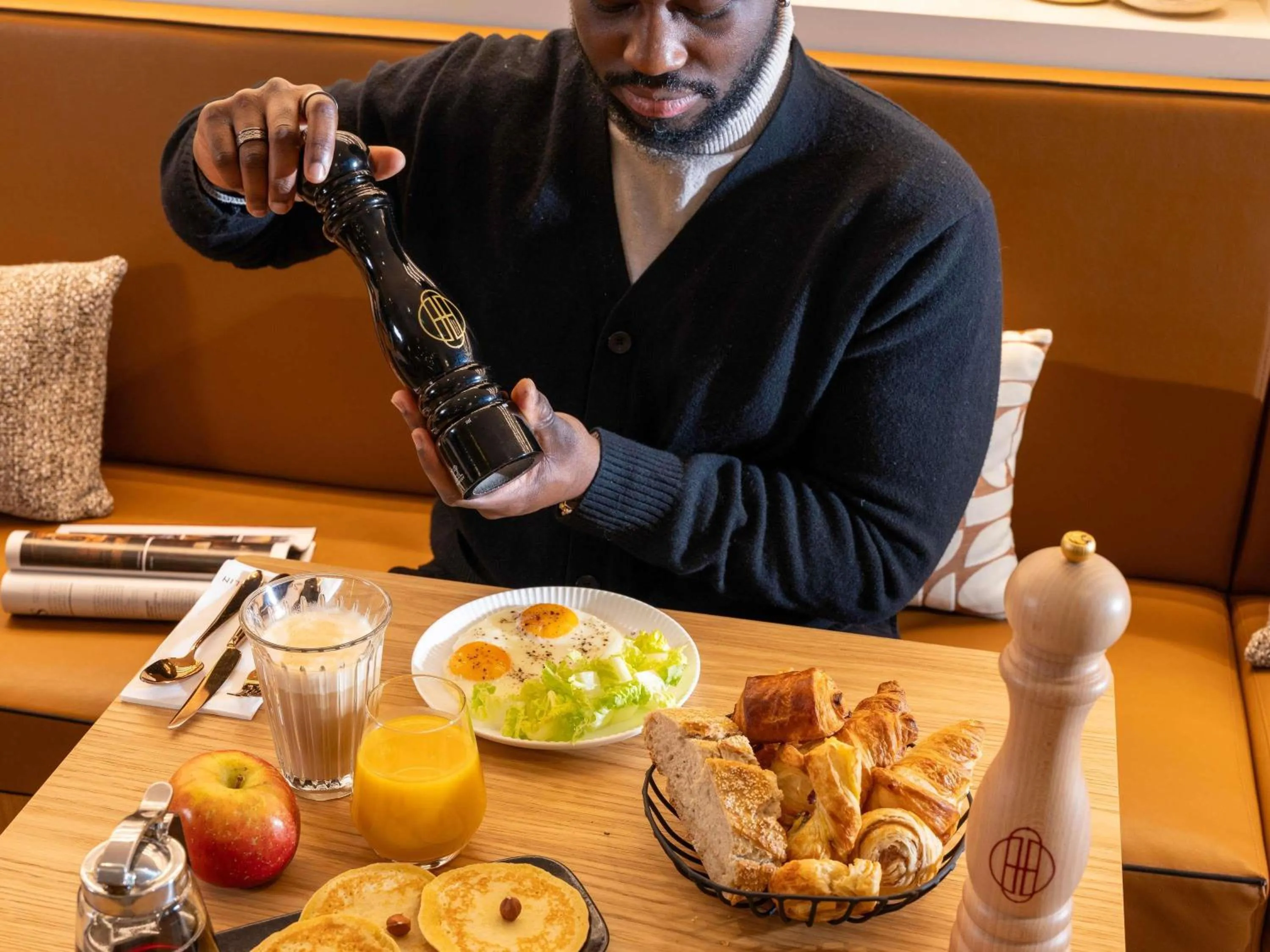 Breakfast in Hotel Maison Hamelin Paris - Handwritten Collection