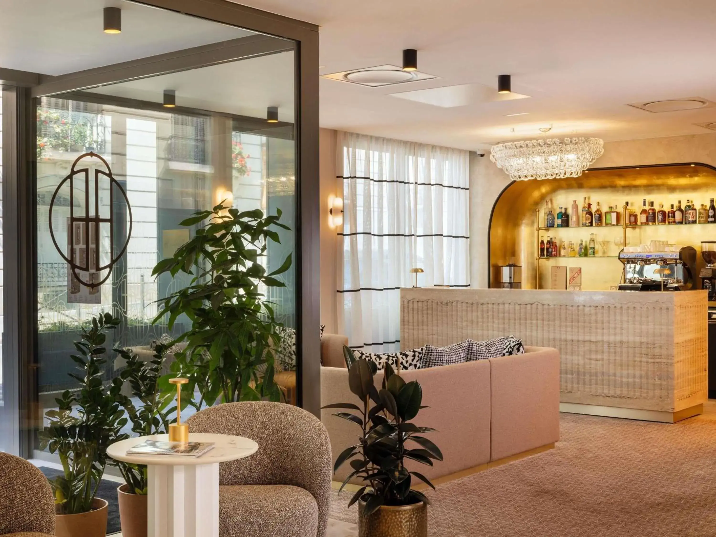 Lounge or bar in Hotel Maison Hamelin Paris - Handwritten Collection Lounge or bar in Hotel Maison Hamelin Paris - Handwritten Collection