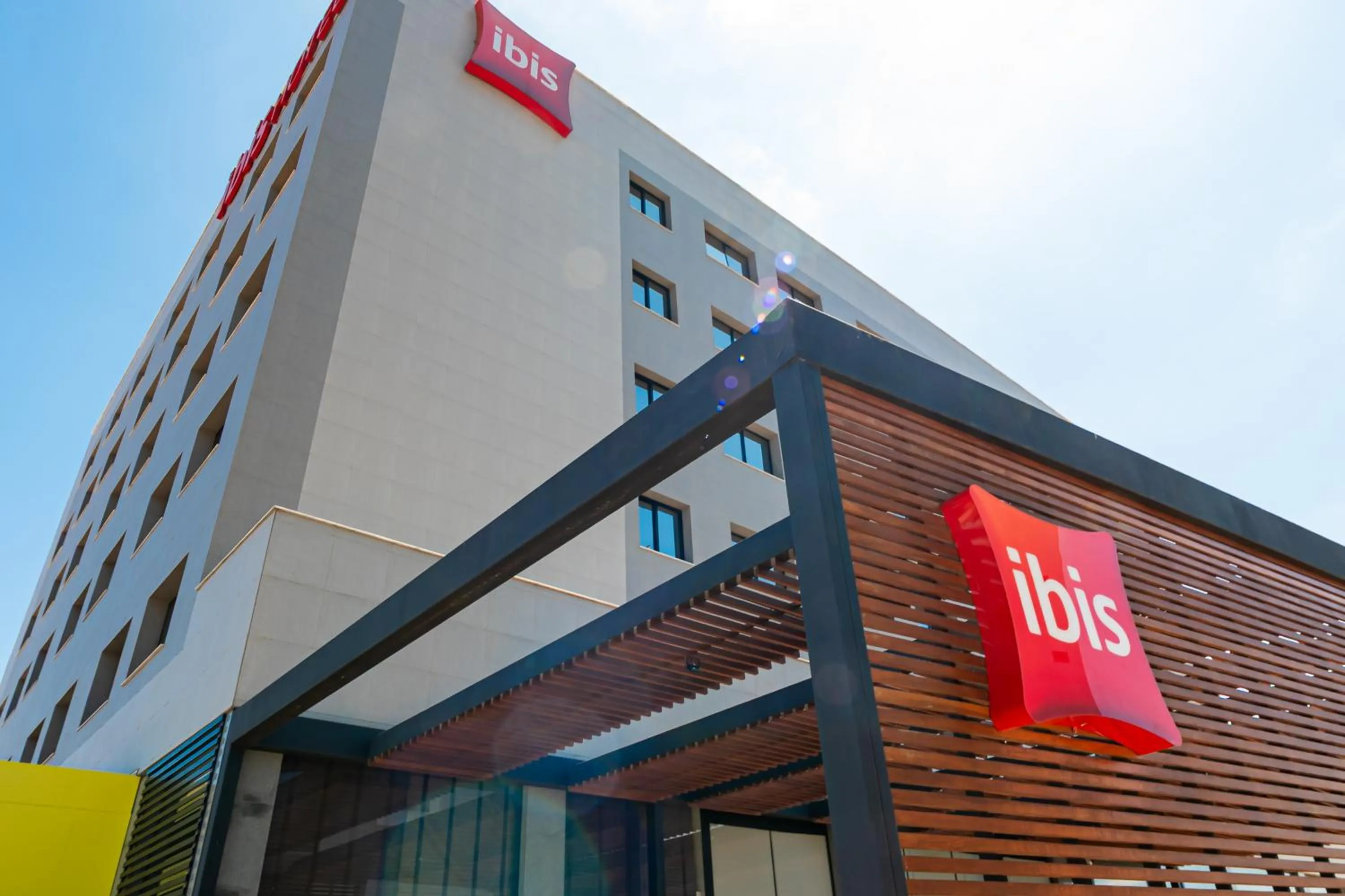 Property building in ibis Lavras